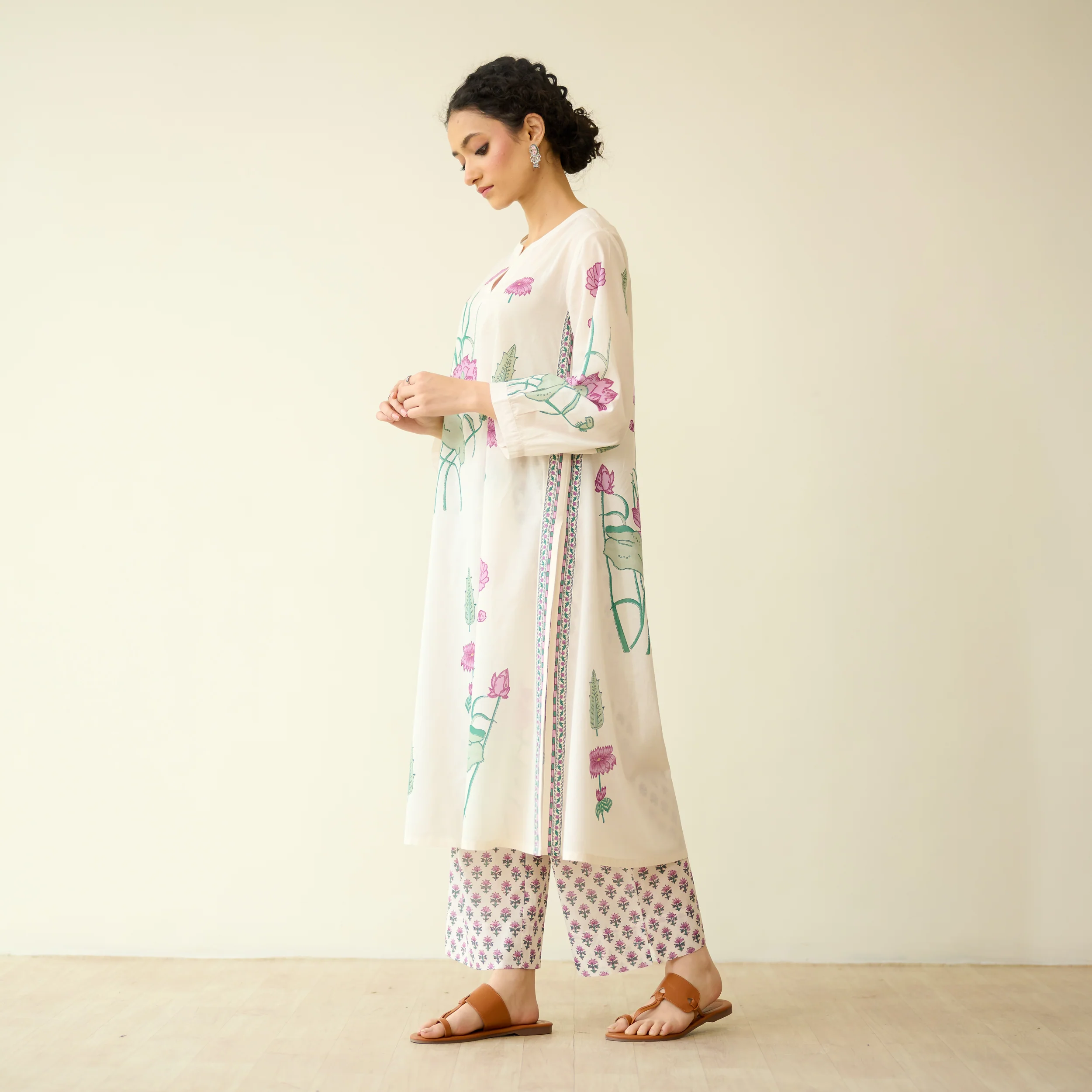 Lotus Bloom Mulmul Cotton Kurta Set - Lilac - Image 5