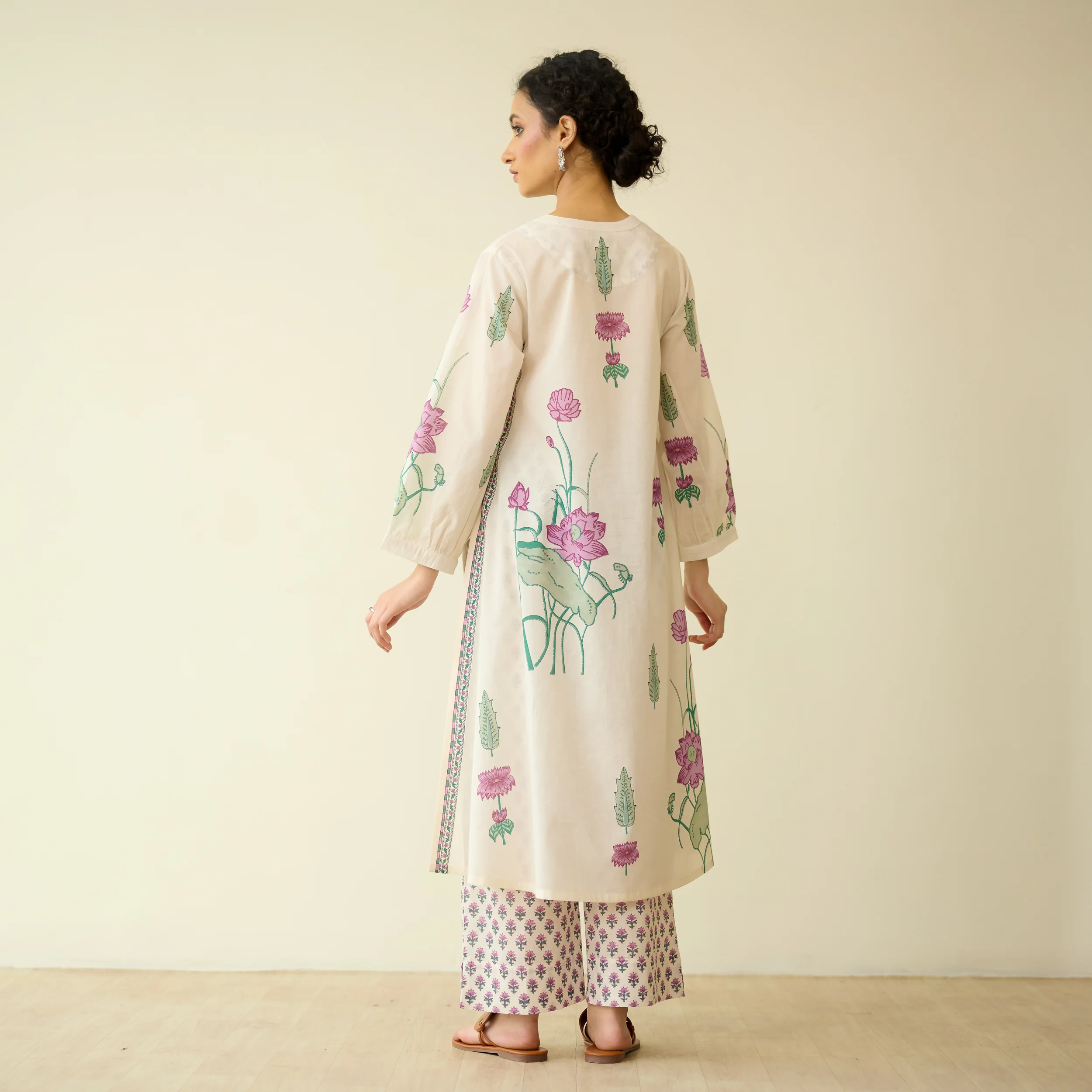 Lotus Bloom Mulmul Cotton Kurta Set - Lilac - Image 8