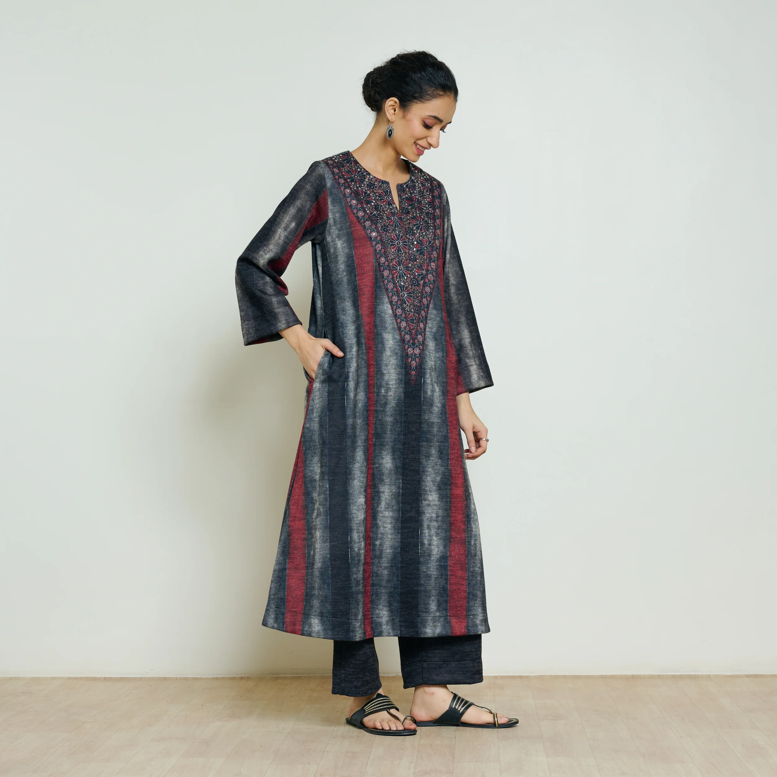 Lumora Hand Embroidered Woollen Kurta - Charcoal - Image 4