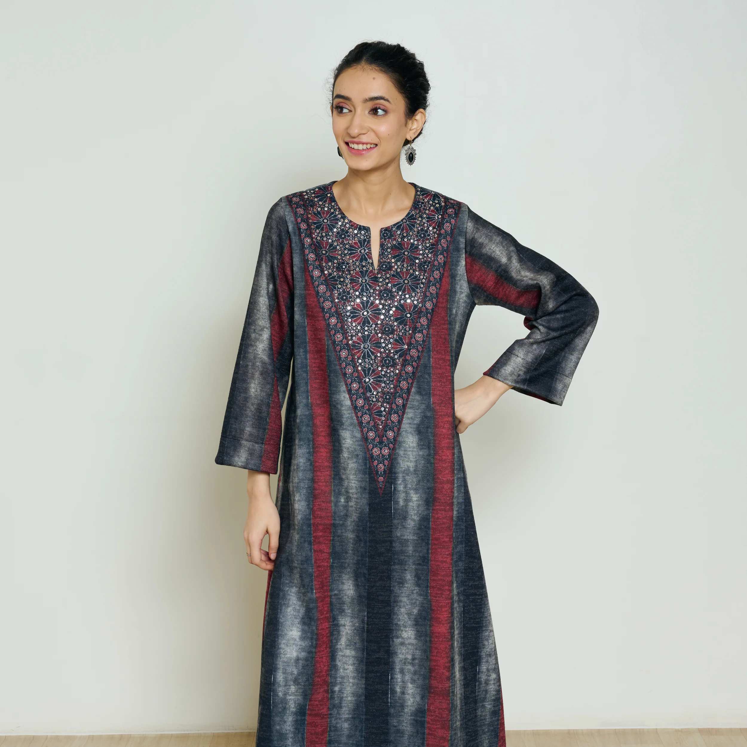 Lumora Hand Embroidered Woollen Kurta - Charcoal - Image 5