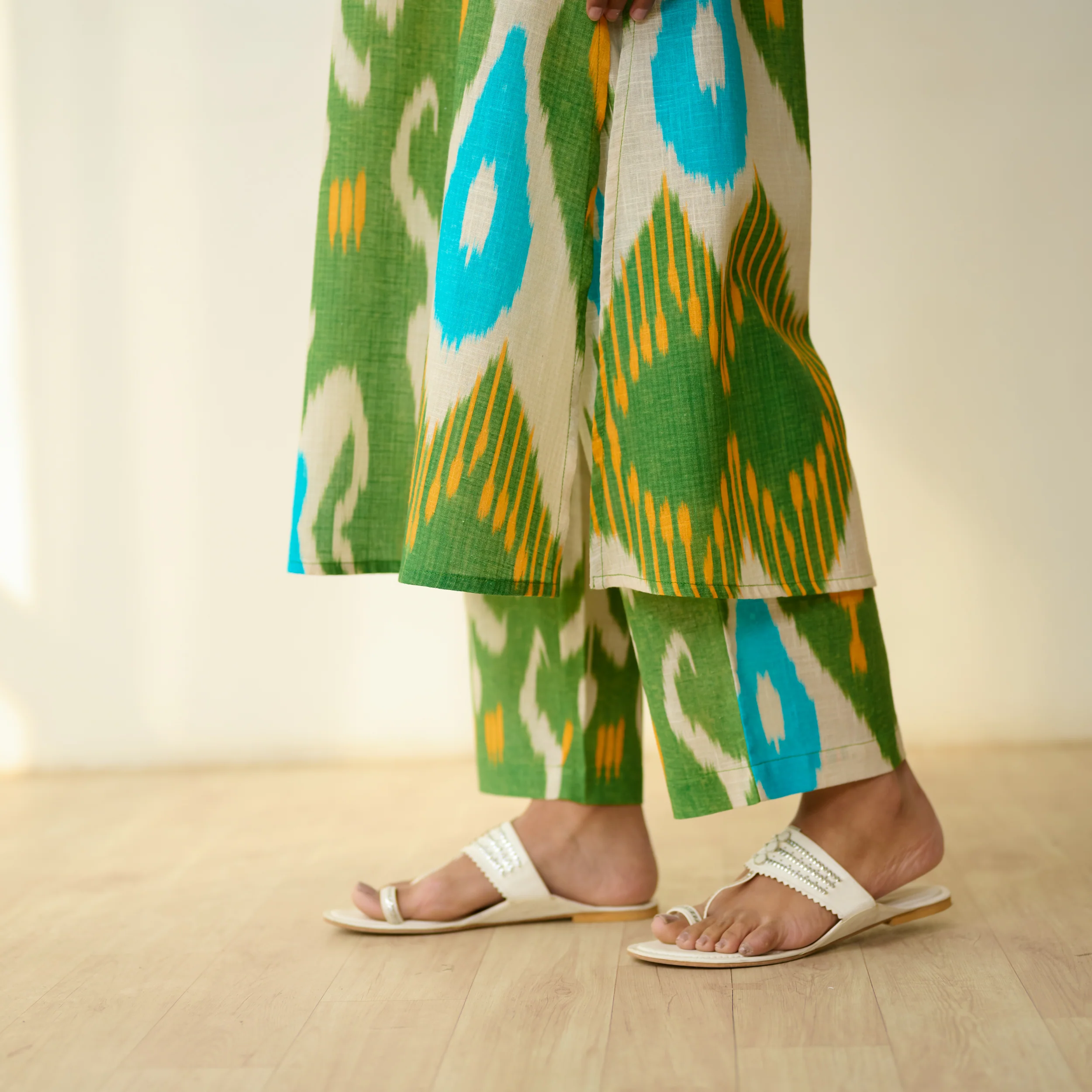 Maayra Slub Cotton Kurta Set - Parrot Green - Image 4