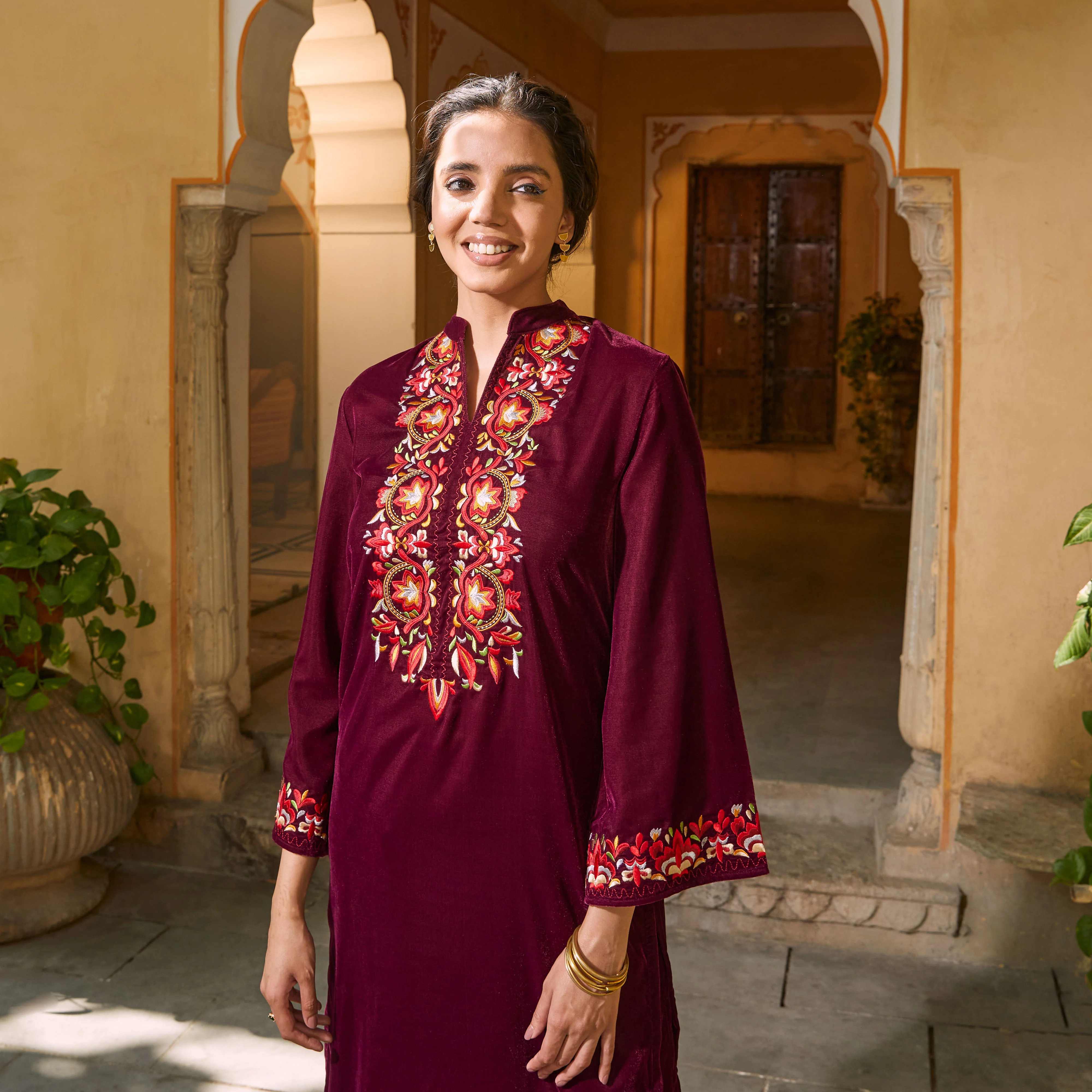 Magenta Velvet Floral Embroidered Kurta - Image 3
