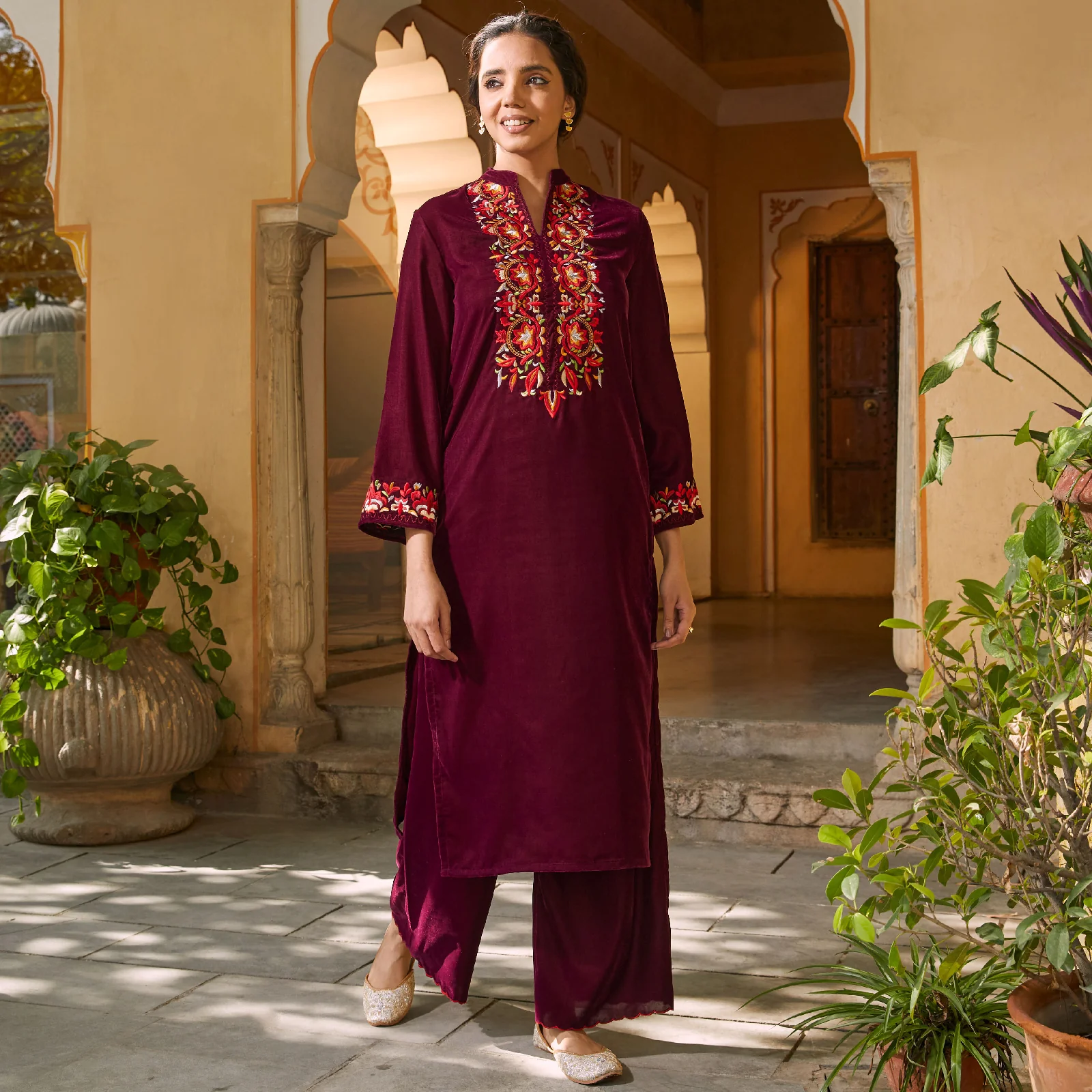Magenta Velvet Floral Embroidered Kurta - Image 5