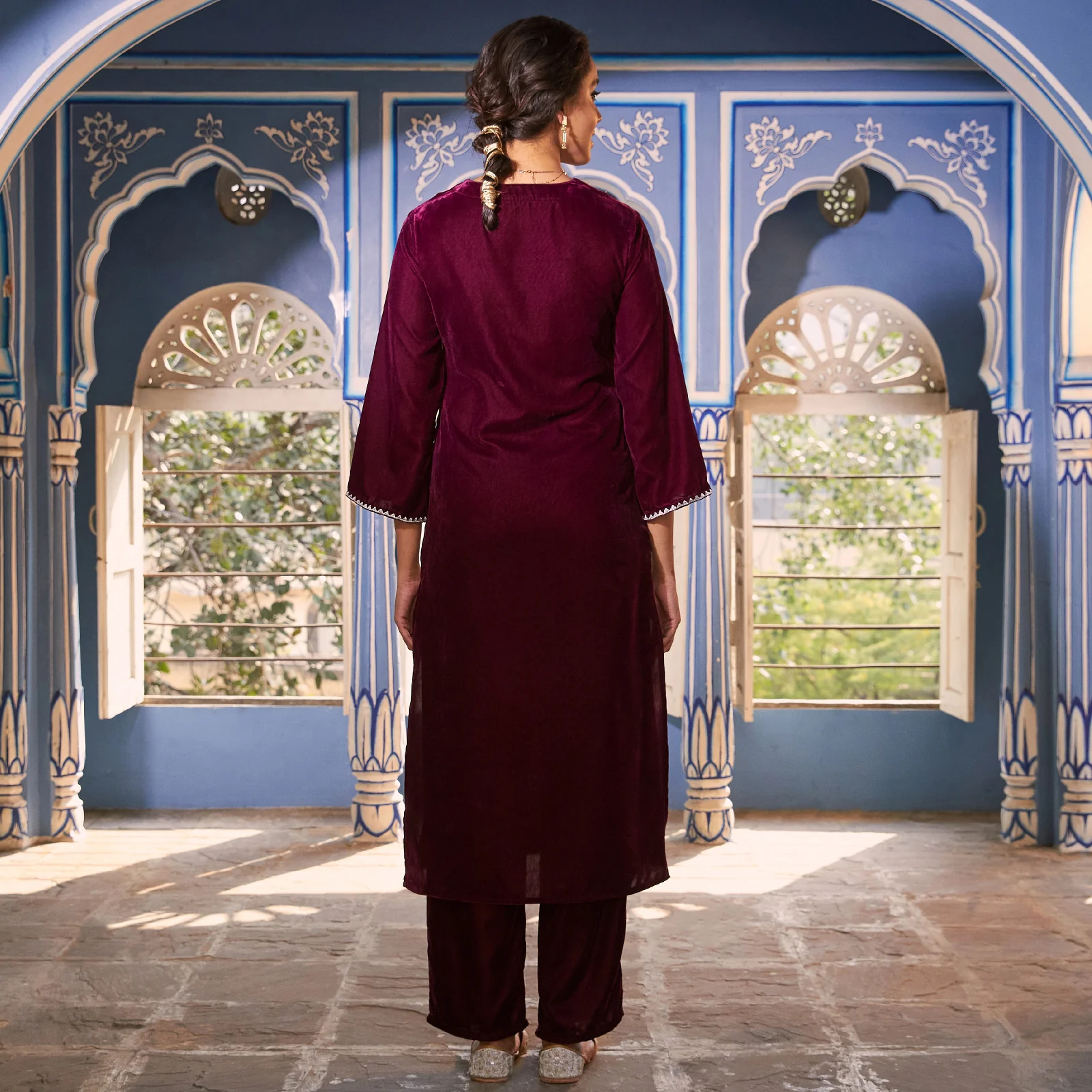 Magenta Velvet Floral V Neck Embroidered Kurta - Image 10