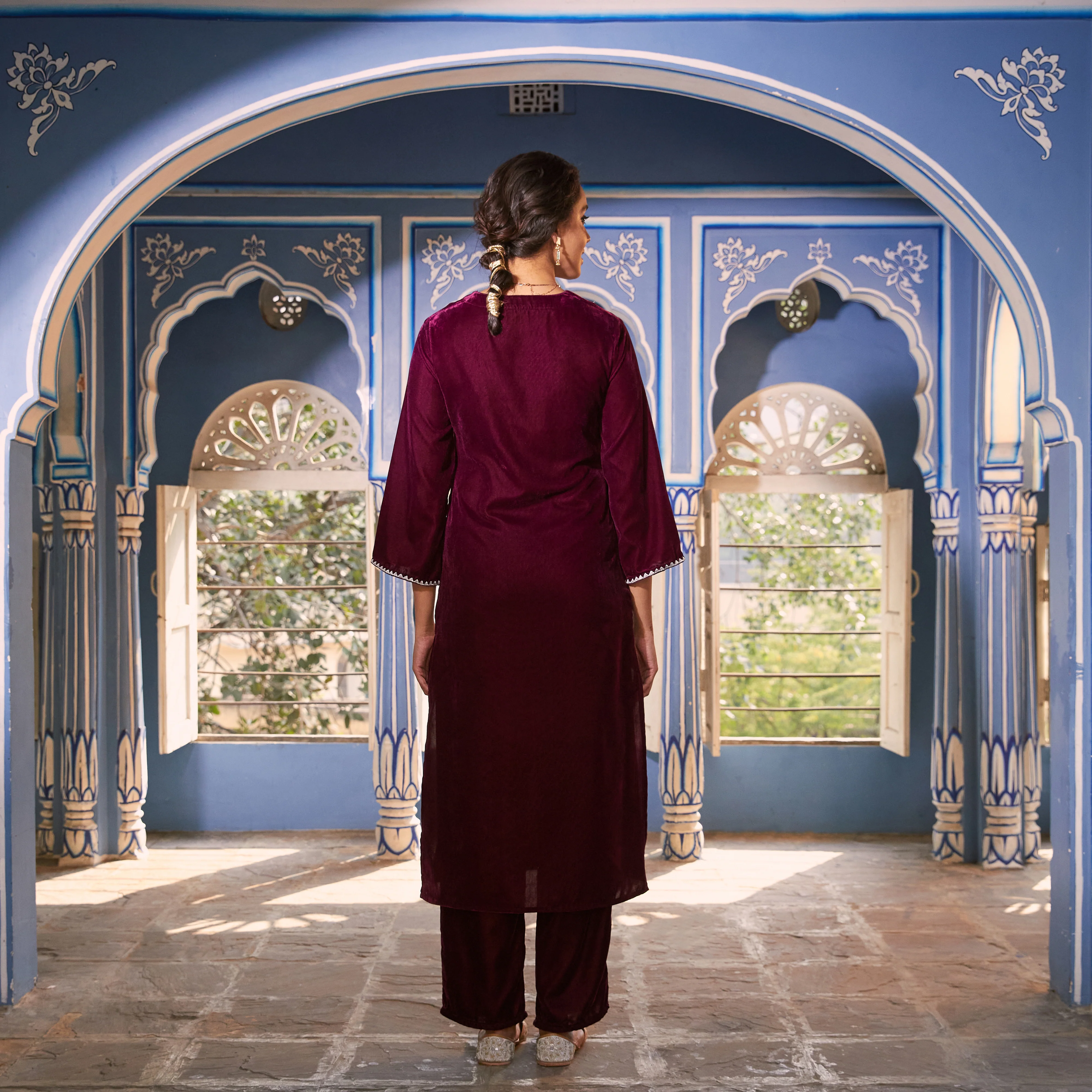 Magenta Velvet Floral V Neck Embroidered Kurta - Image 12