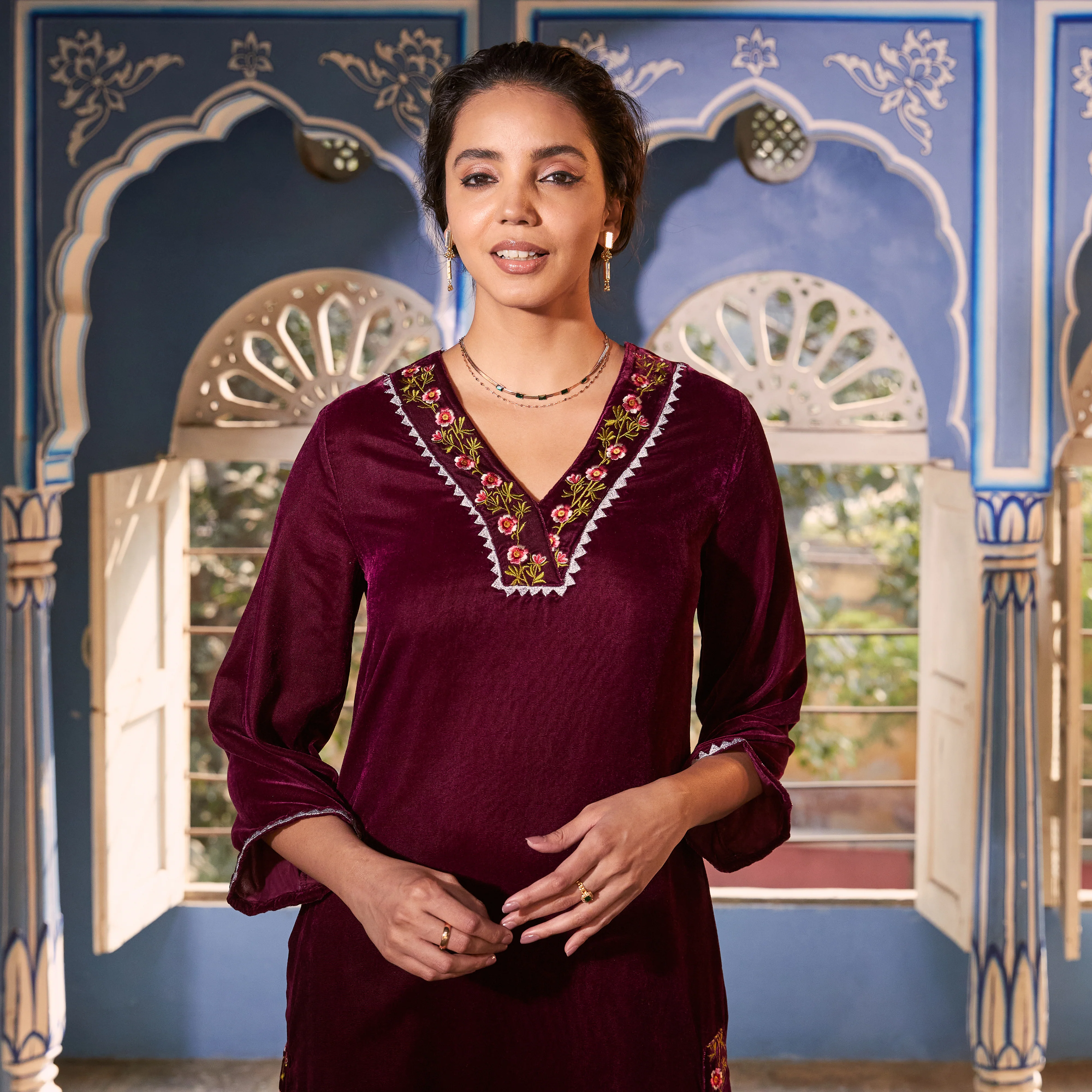 Magenta Velvet Floral V Neck Embroidered Kurta - Image 3