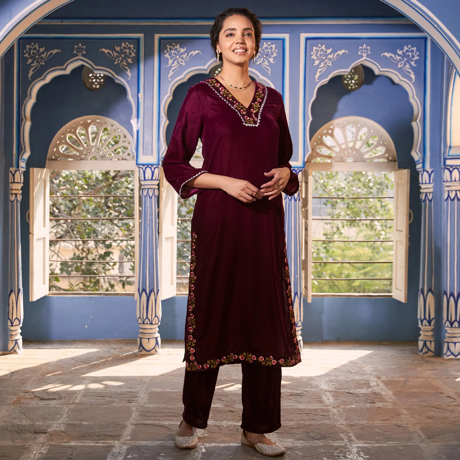Magenta Velvet Floral V Neck Embroidered Kurta - Image 7