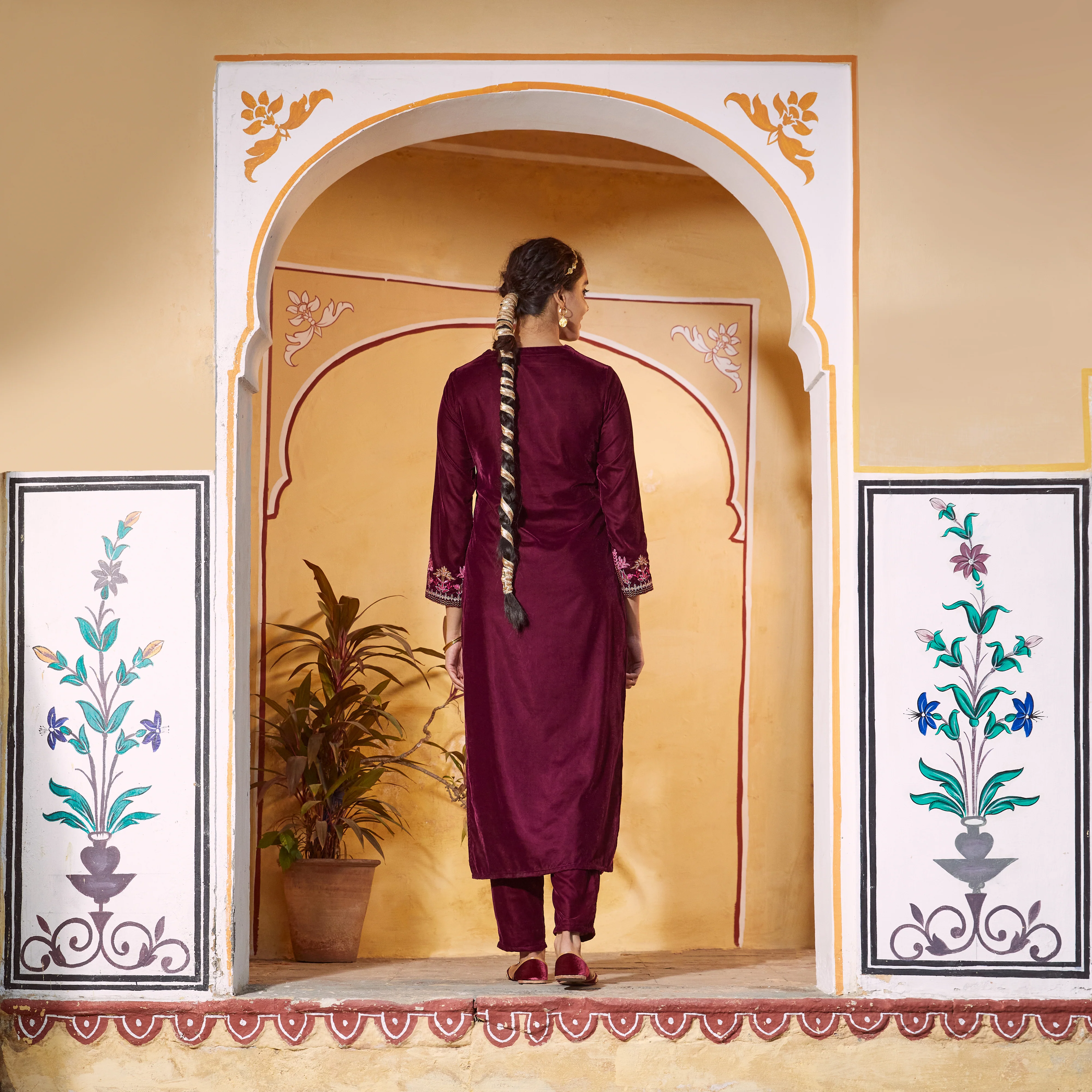 Magenta Velvet High Slit Zari Embroidered Kurta - Image 7