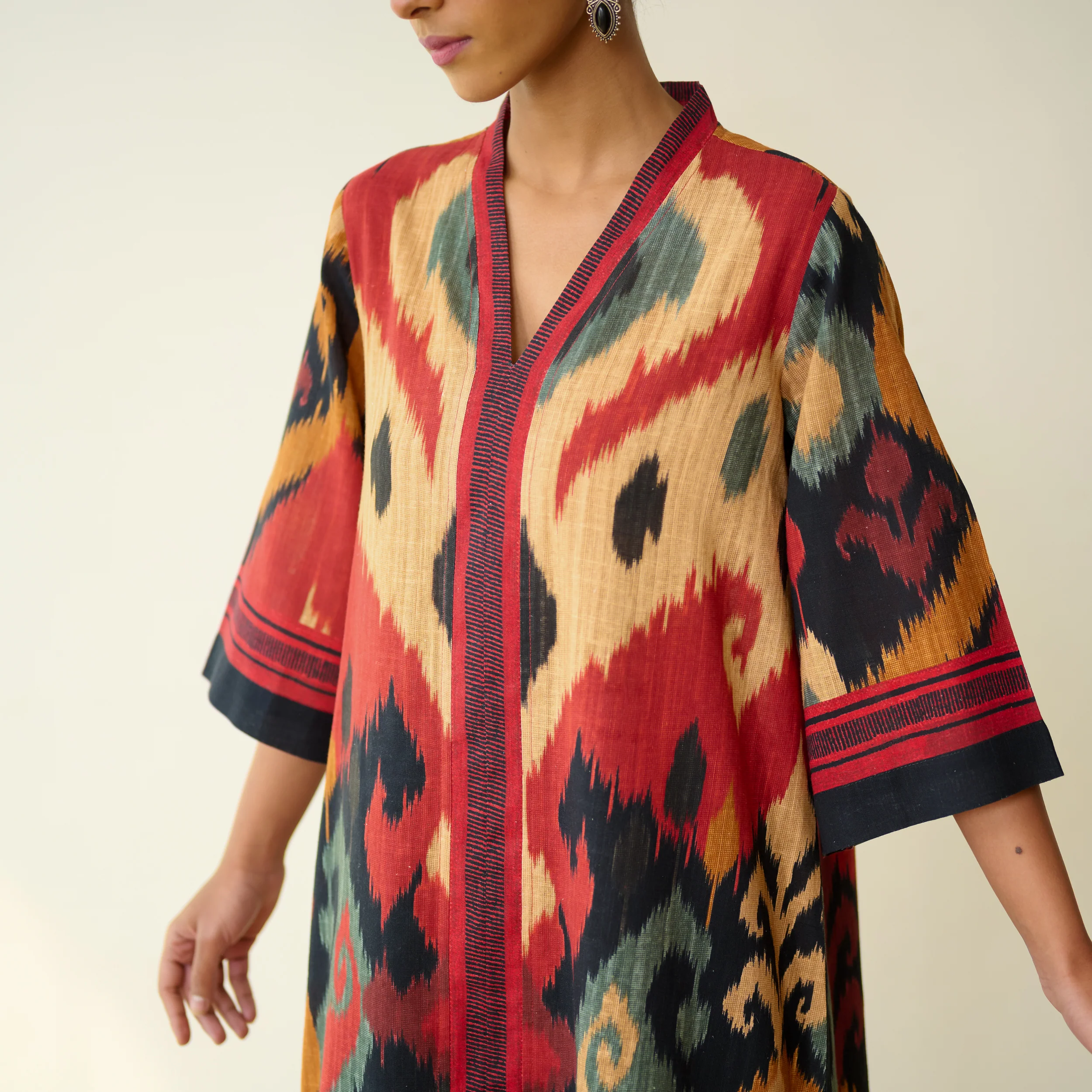 Maheeka Slub Cotton Kurta - Black - Image 3