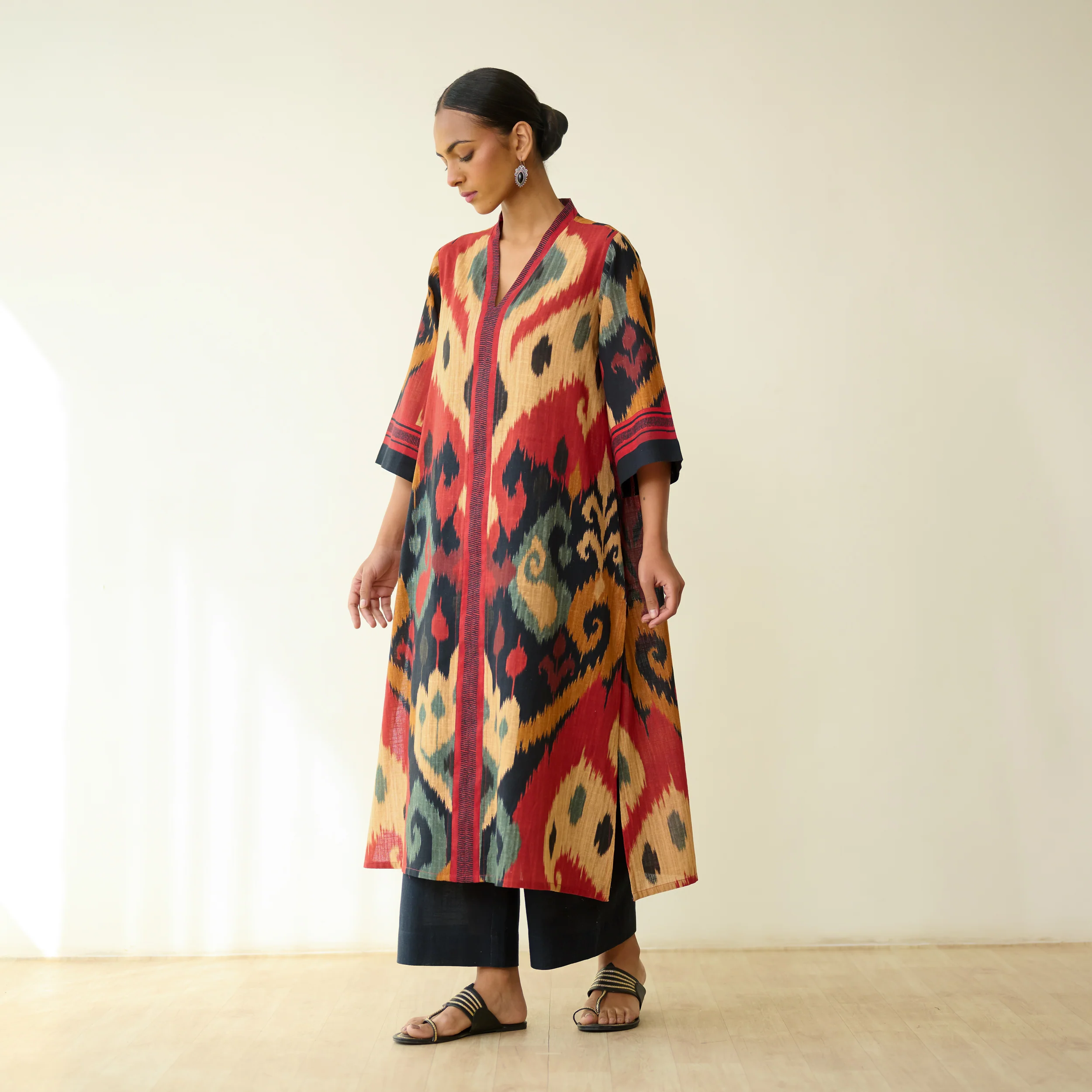 Maheeka Slub Cotton Kurta - Black - Image 4