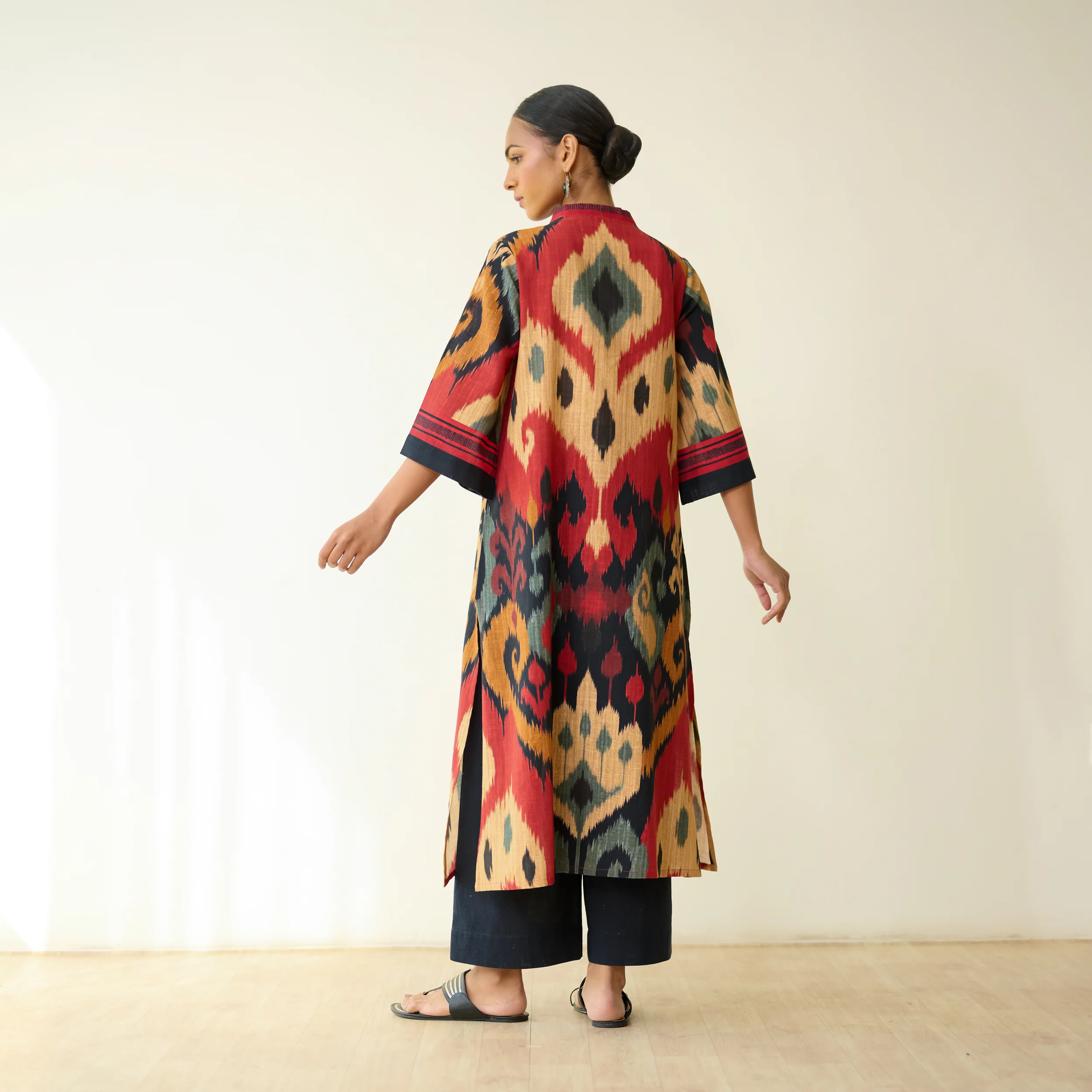 Maheeka Slub Cotton Kurta - Black - Image 5