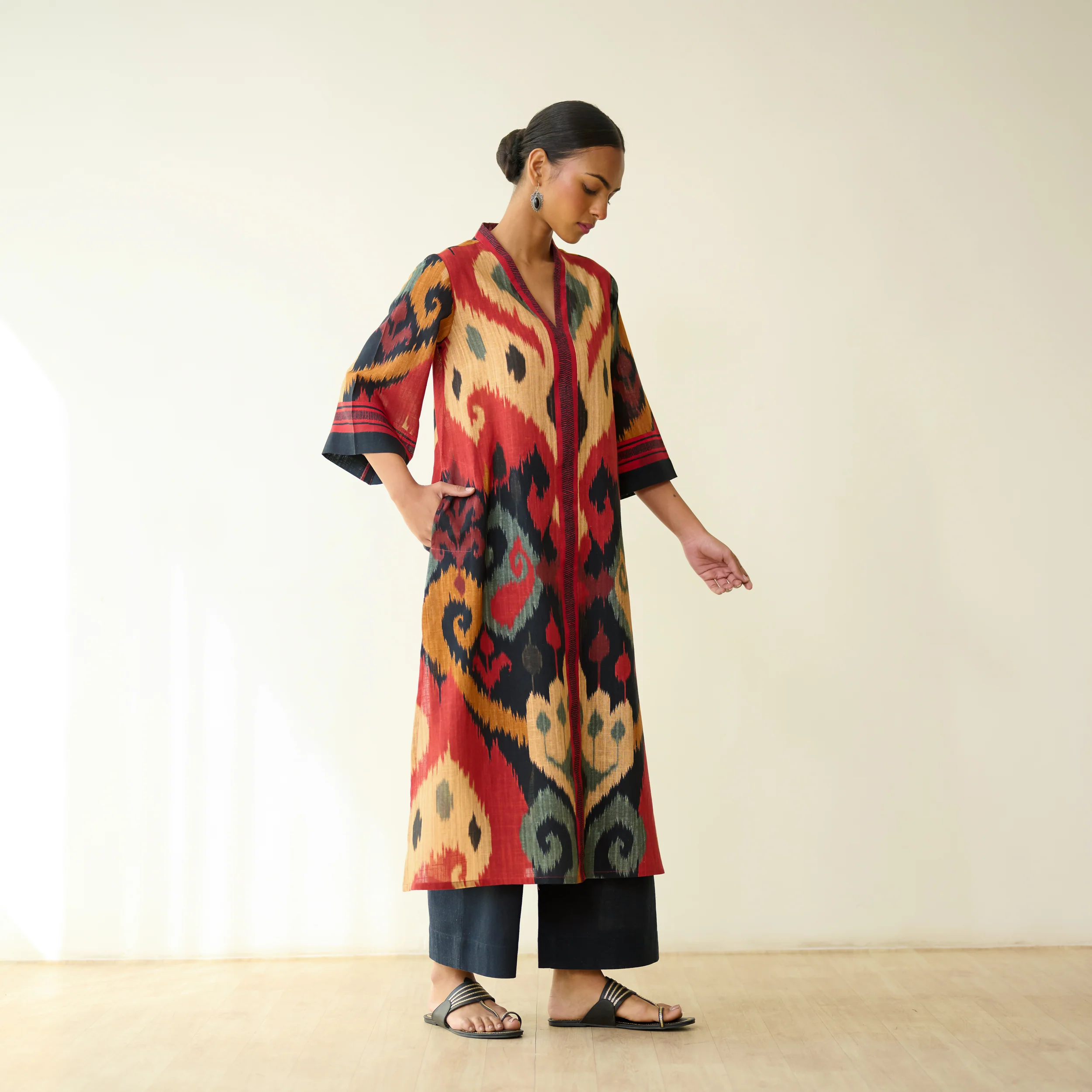 Maheeka Slub Cotton Kurta - Black - Image 8
