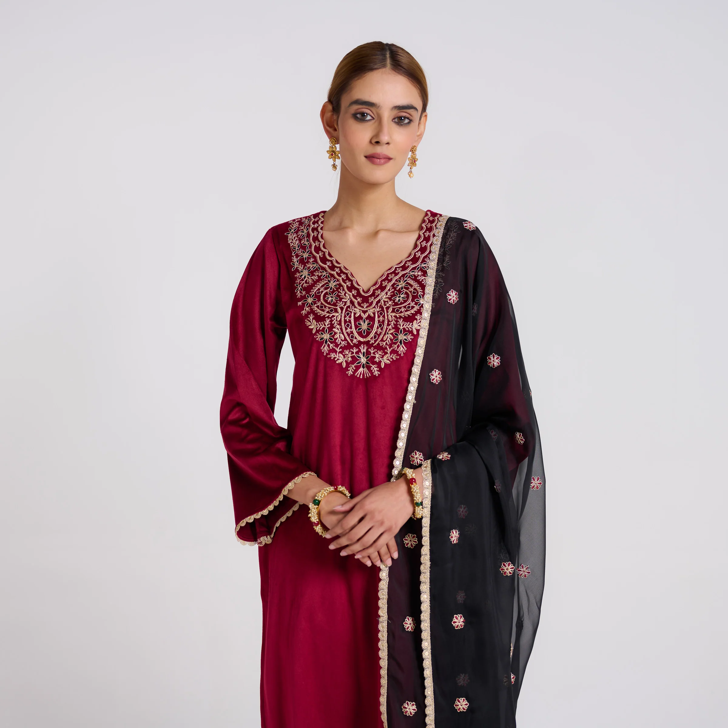 Maroon Blue Embroidered Amara Velvet Kurta Set with Dupatta - Image 3