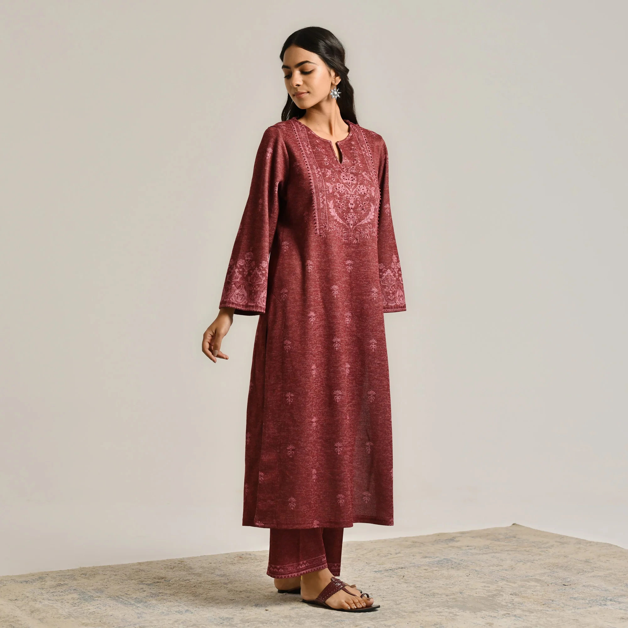 Maroon Contemporary Embroidered Woollen Kurta - Image 6