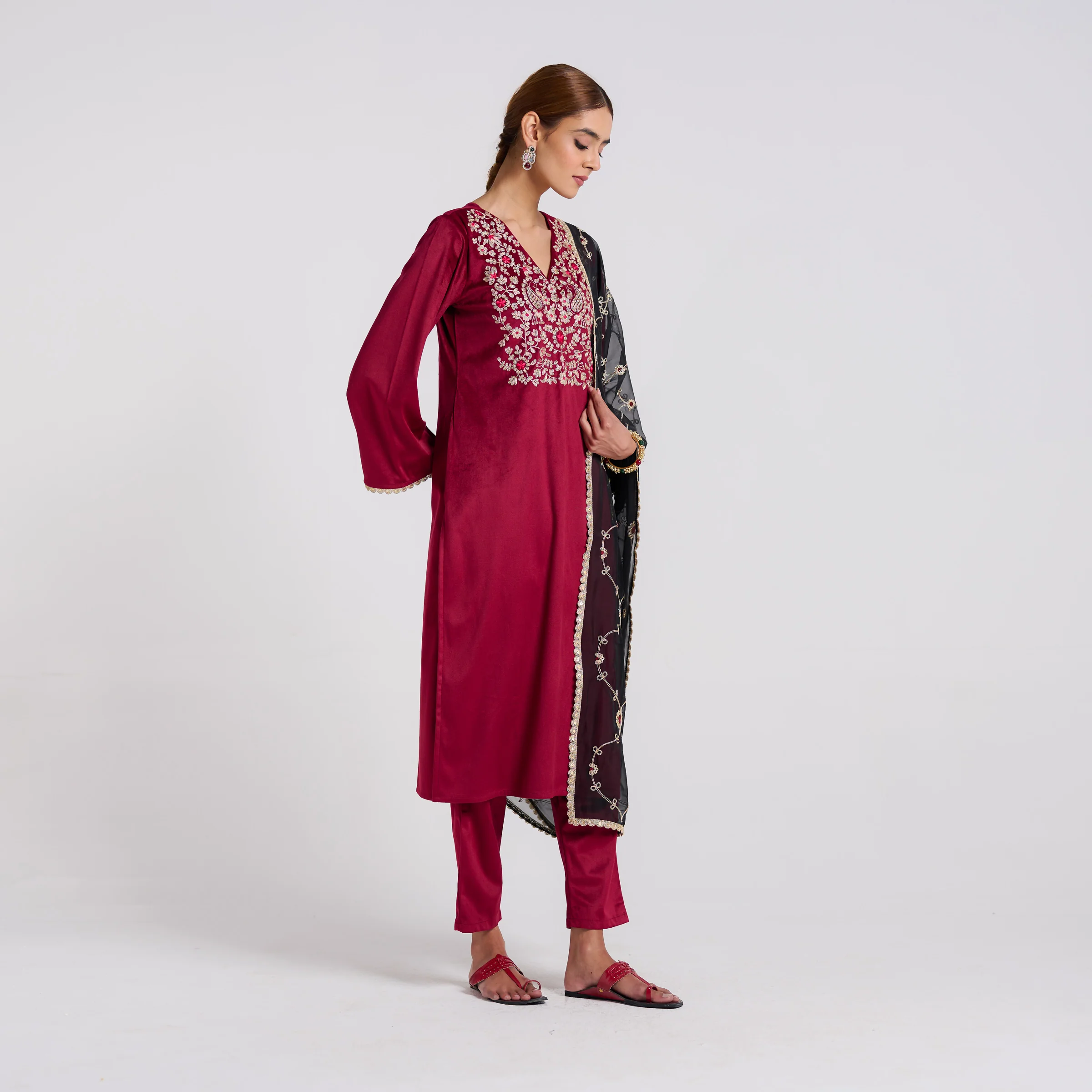 Maroon Embroidered Gulzaar Velvet Set with Dupatta - Image 5