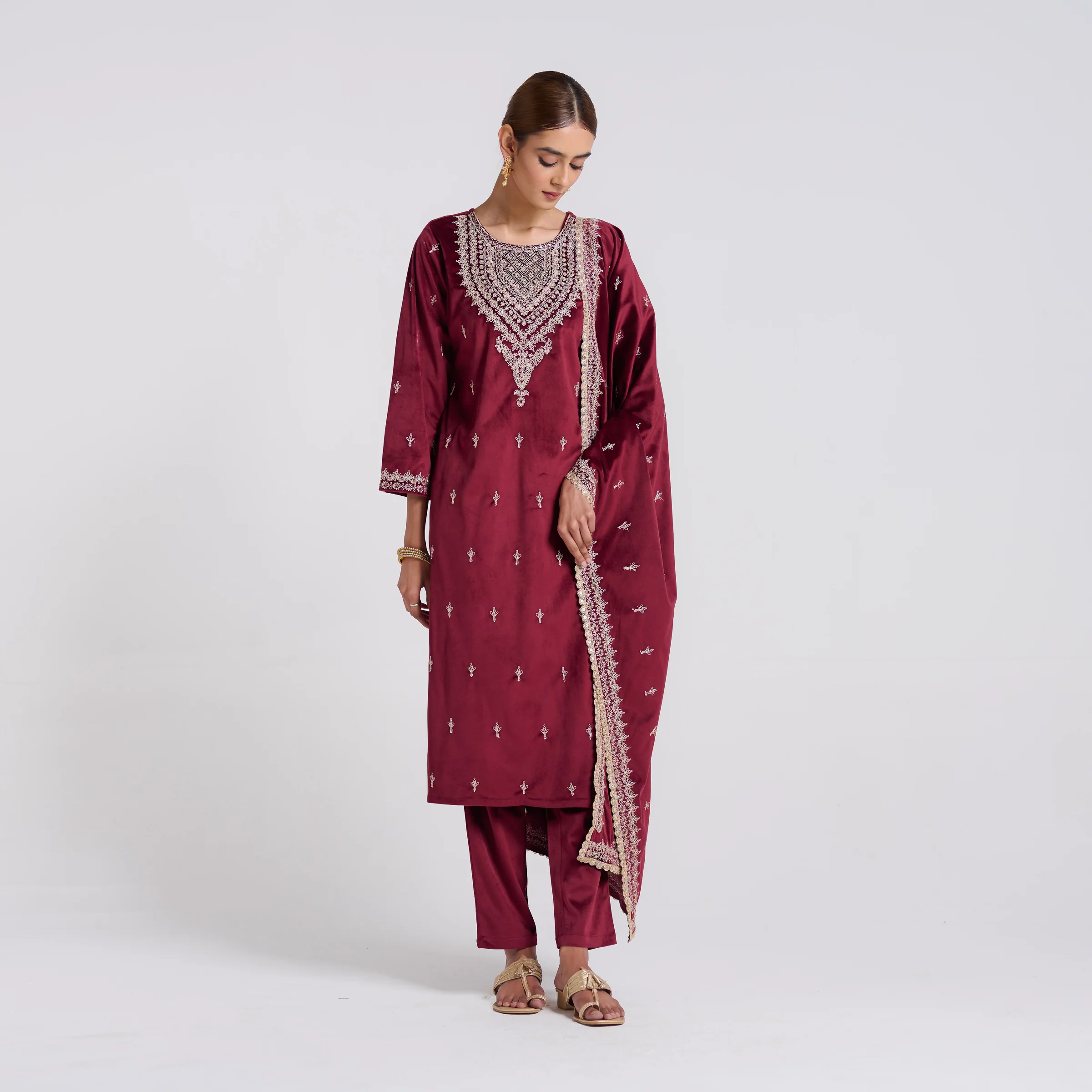 Maroon Embroidered Makhmali Velvet Set with Dupatta - Image 3