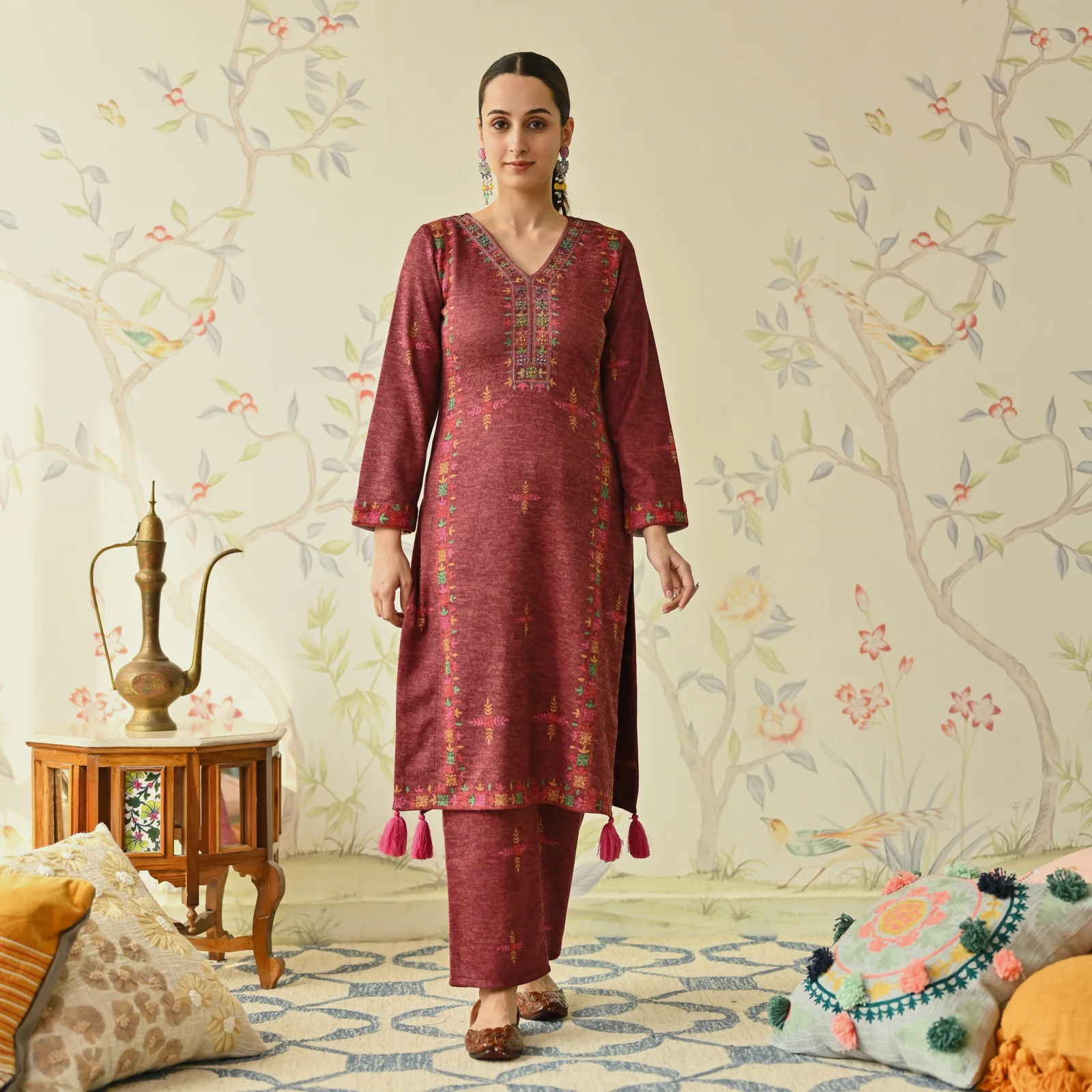 Maroon Embroidered & Phulkari Printed Woollen Kurta Pant Set - Image 3