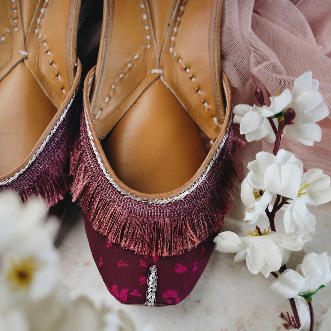 Maroon French Laced Printed Jutti - Image 4