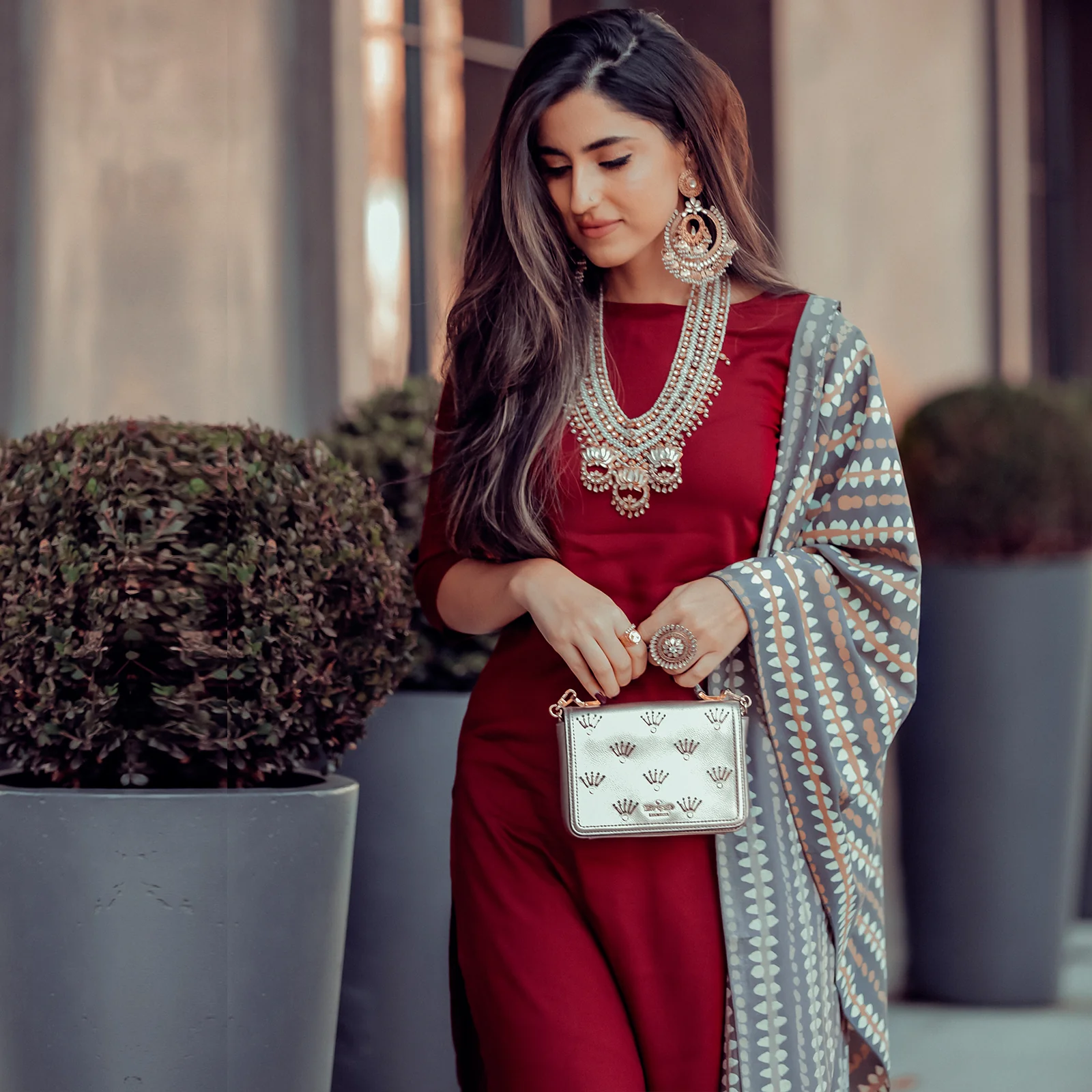 Maroon Salwar Kurta Set with Grey Dupatta - Image 3