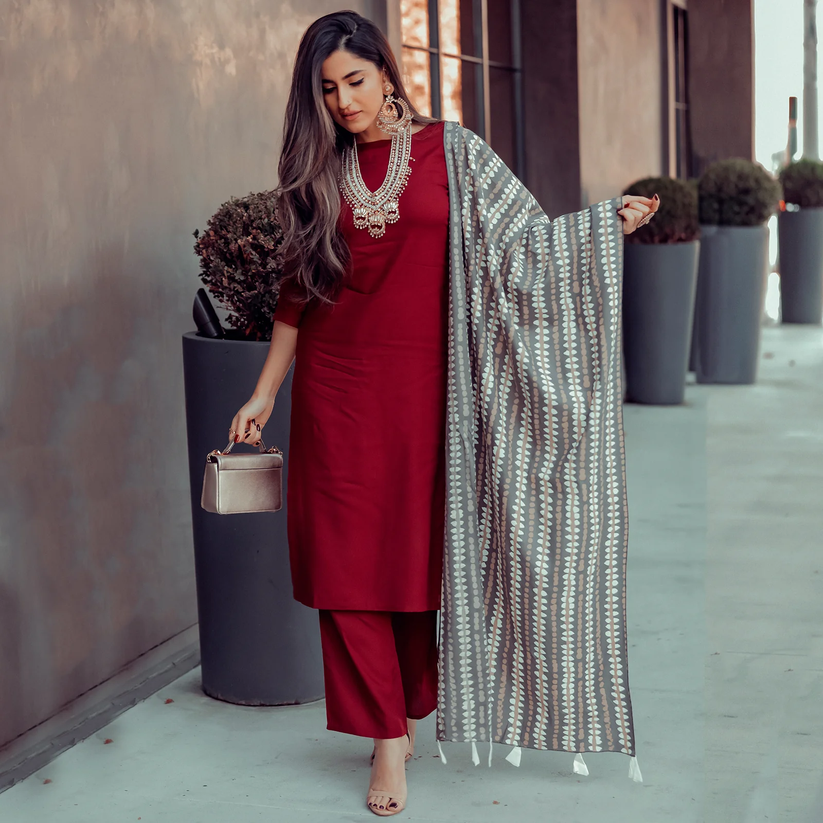Maroon Salwar Kurta Set with Grey Dupatta - Image 4