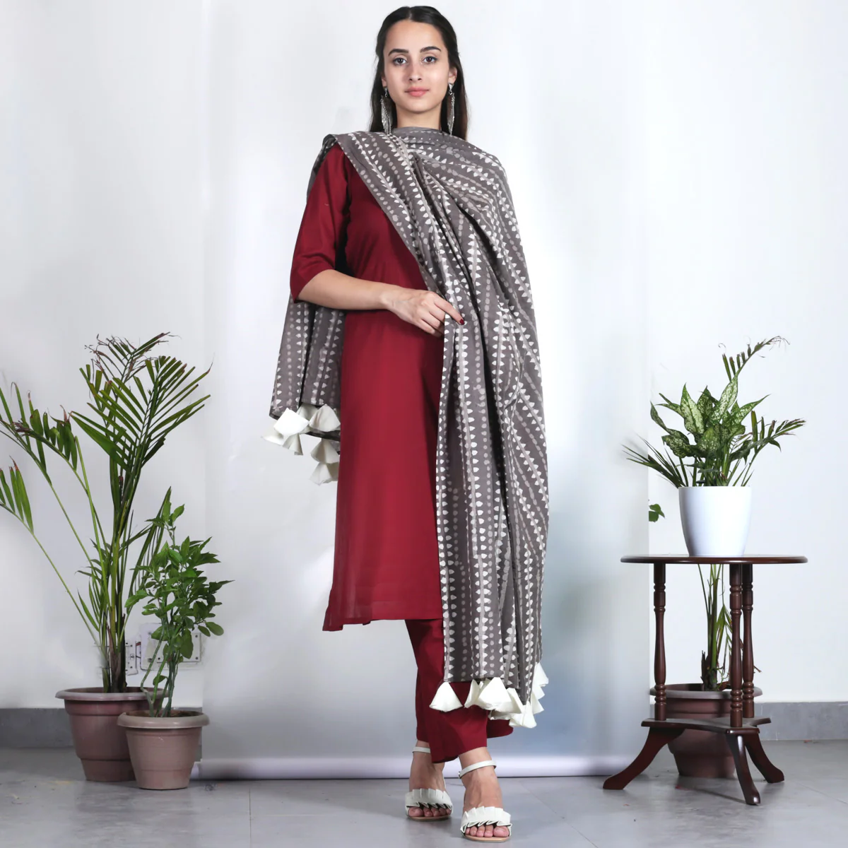 Maroon Salwar Kurta Set with Grey Dupatta - Image 8