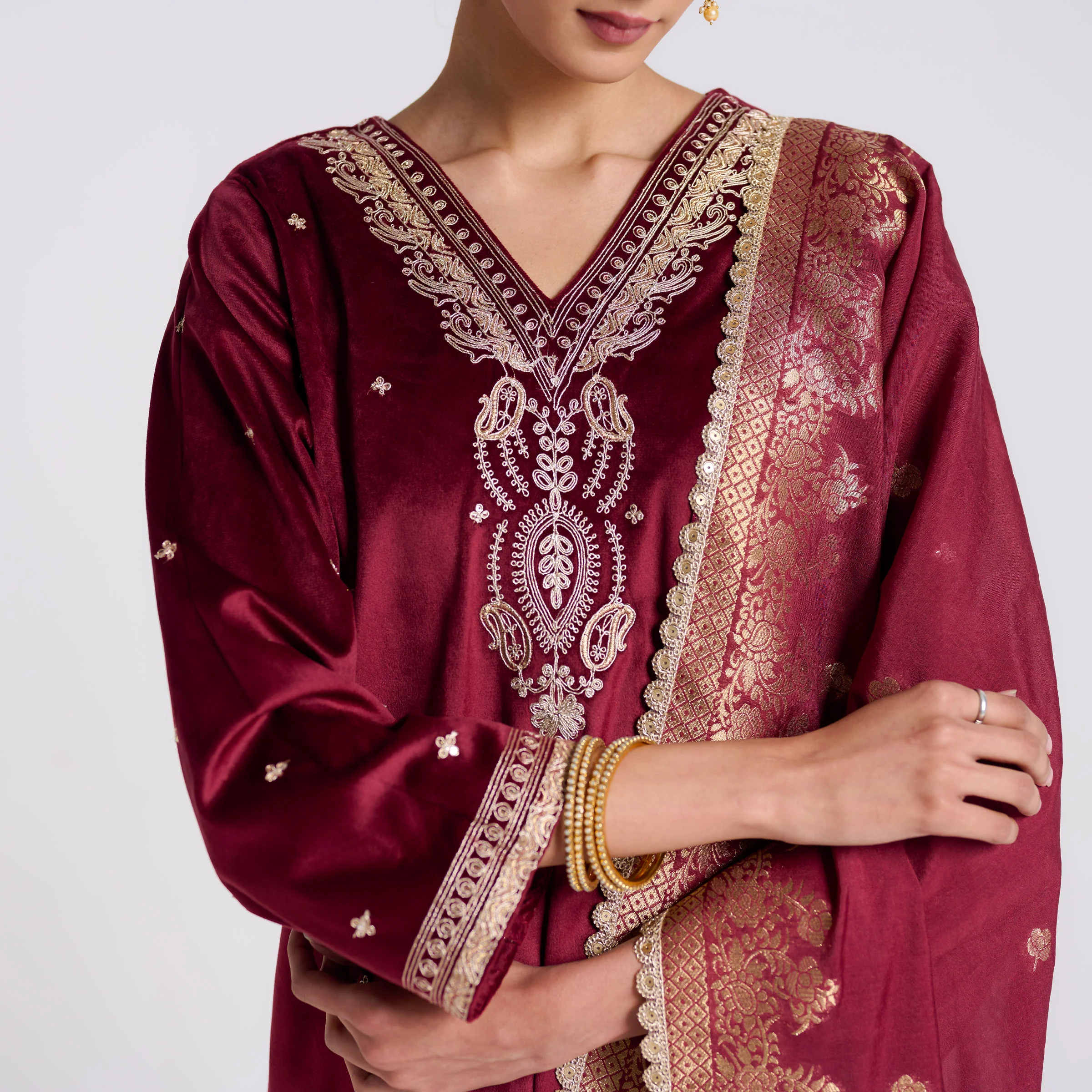 Maroon Varak Embroidered Velvet Set with Brocade Dupatta - Image 3