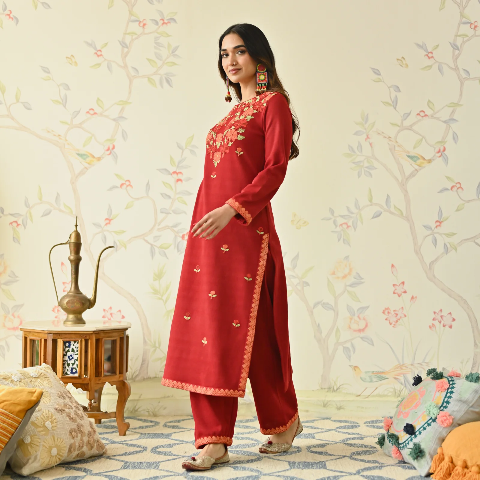 Maroon Woollen Aari Embroidered Floral Kurta - Image 3