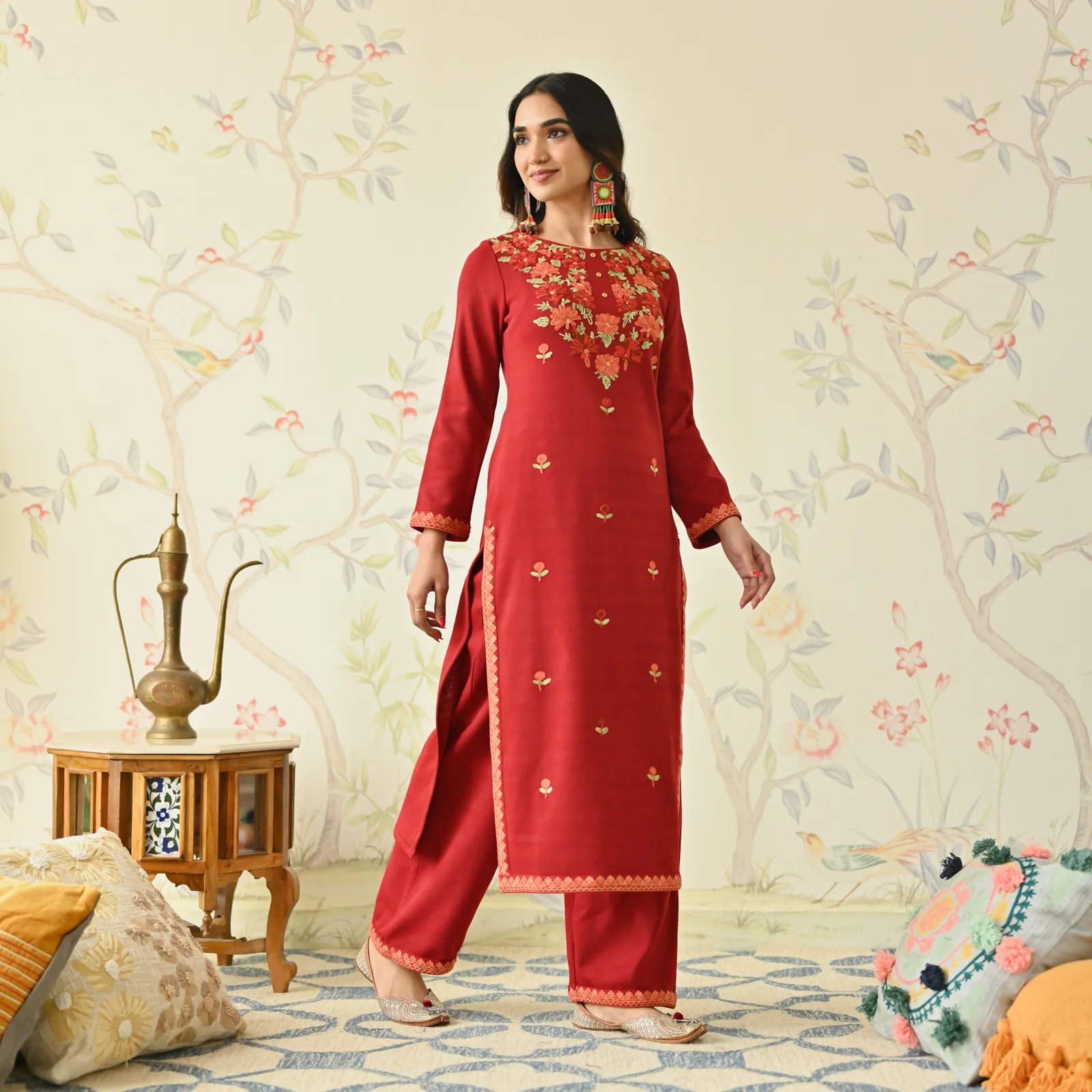 Maroon Woollen Aari Embroidered Floral Kurta - Image 4