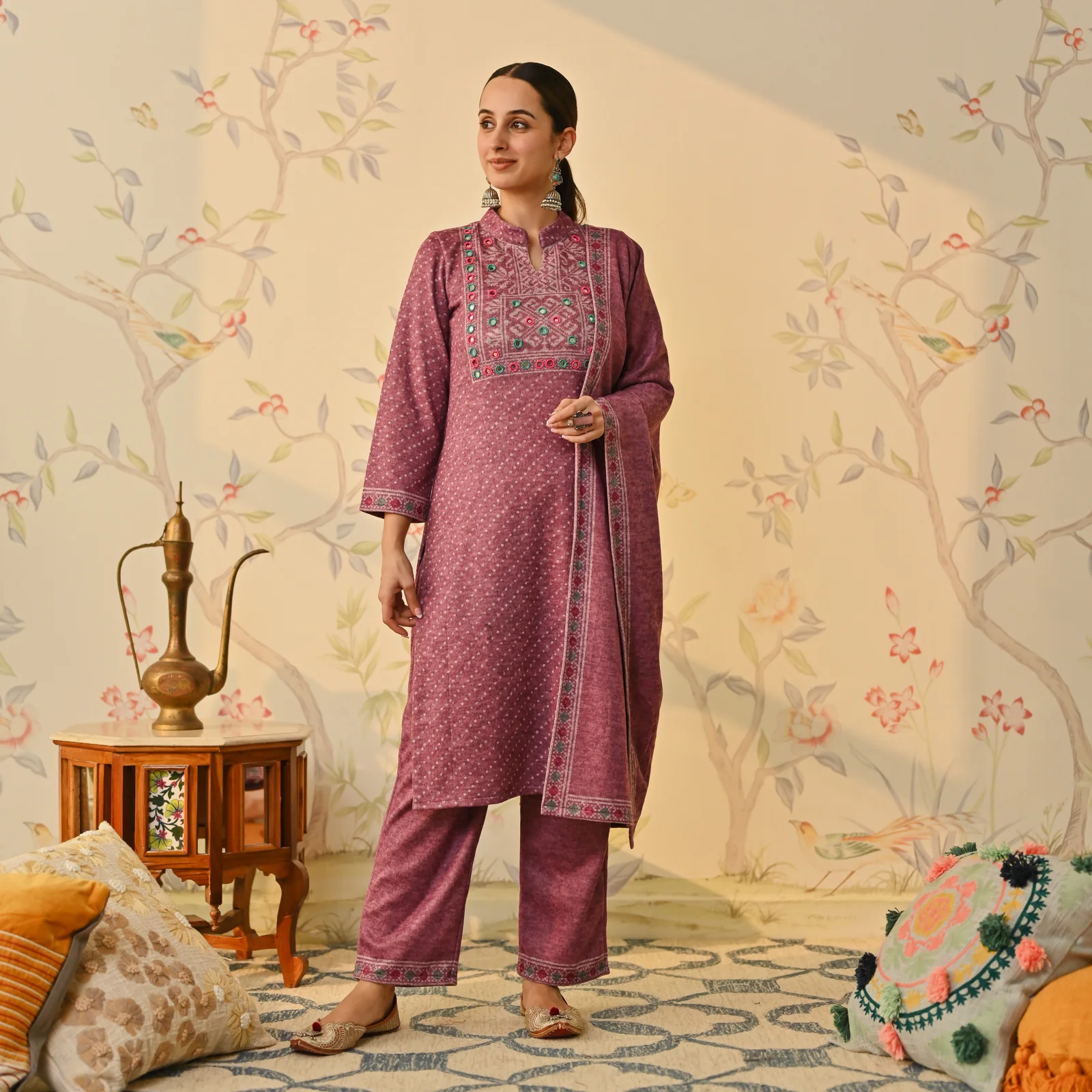 Mauve Kutch Embroidered Woollen Kurta Pant Set with Dupatta - Image 4