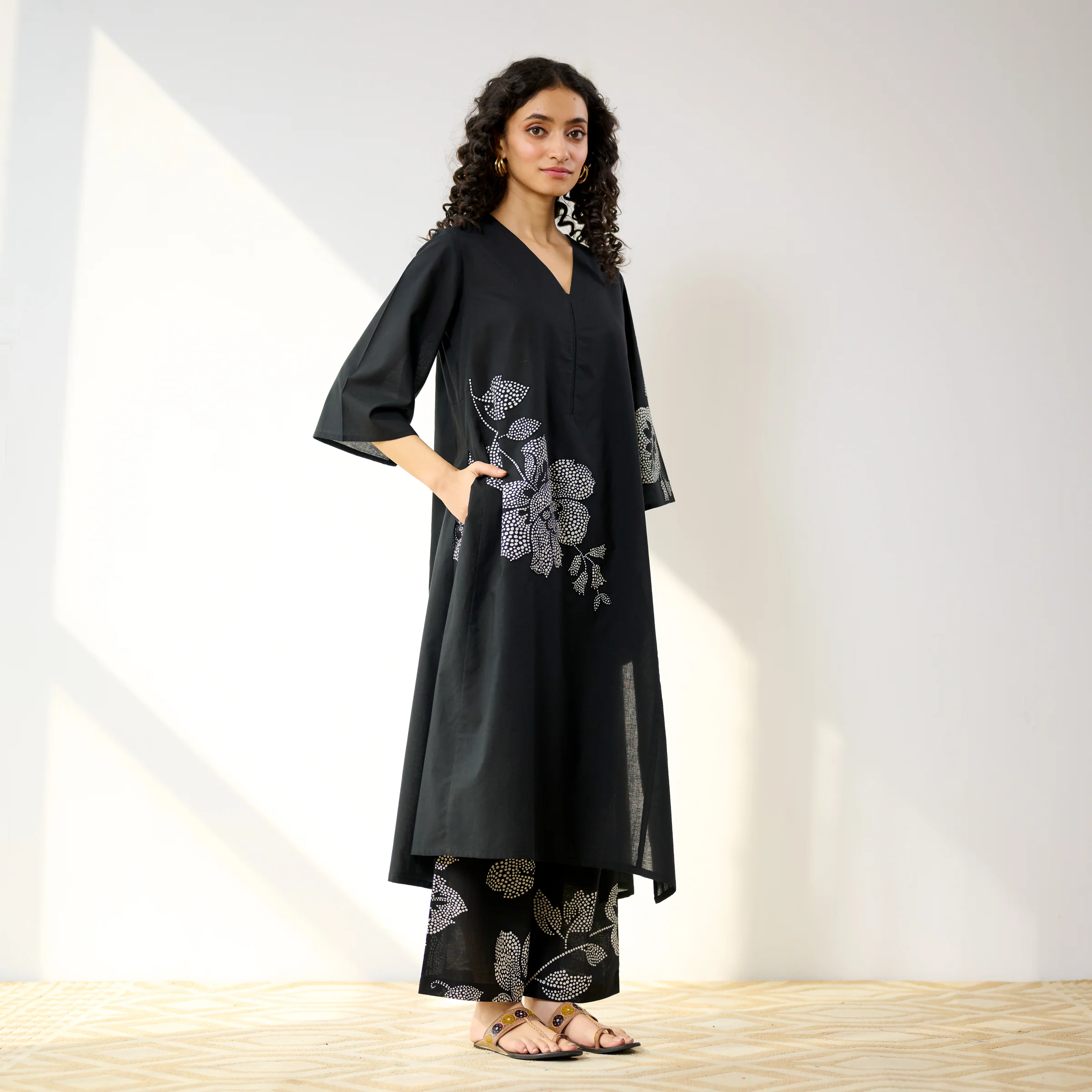 Meadow Patchwork Cotton Kurta Set - Black - Image 3