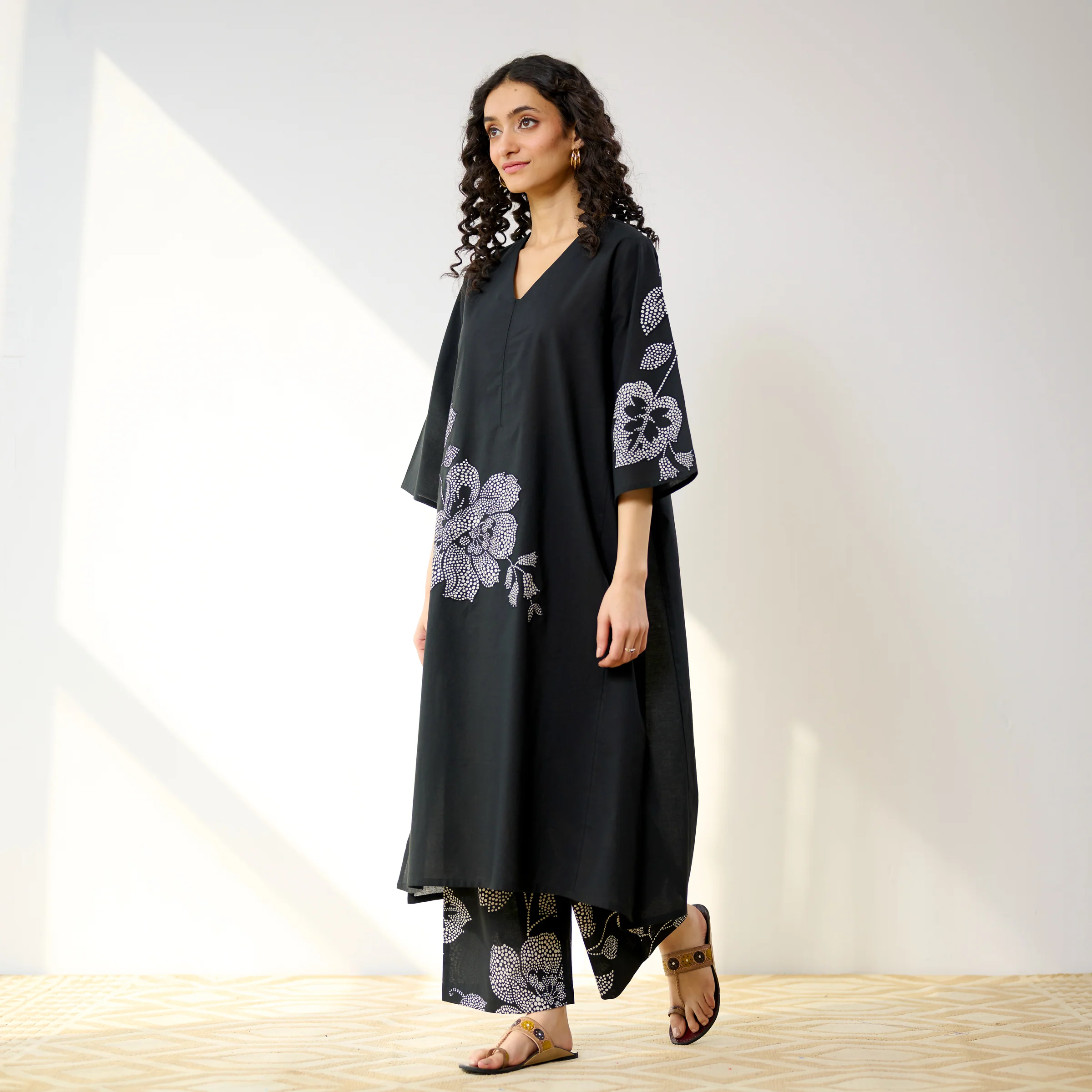 Meadow Patchwork Cotton Kurta Set - Black - Image 5