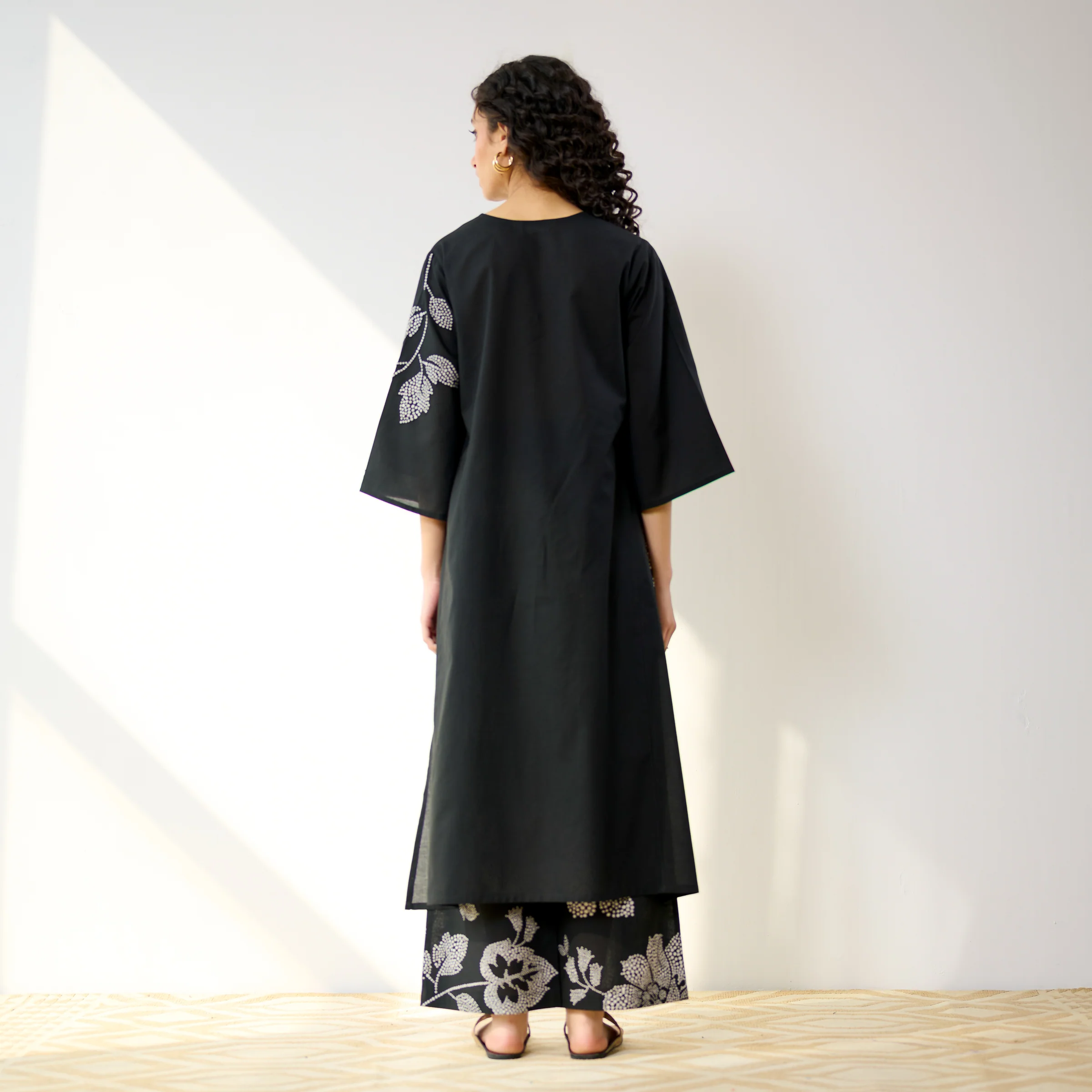 Meadow Patchwork Cotton Kurta Set - Black - Image 6