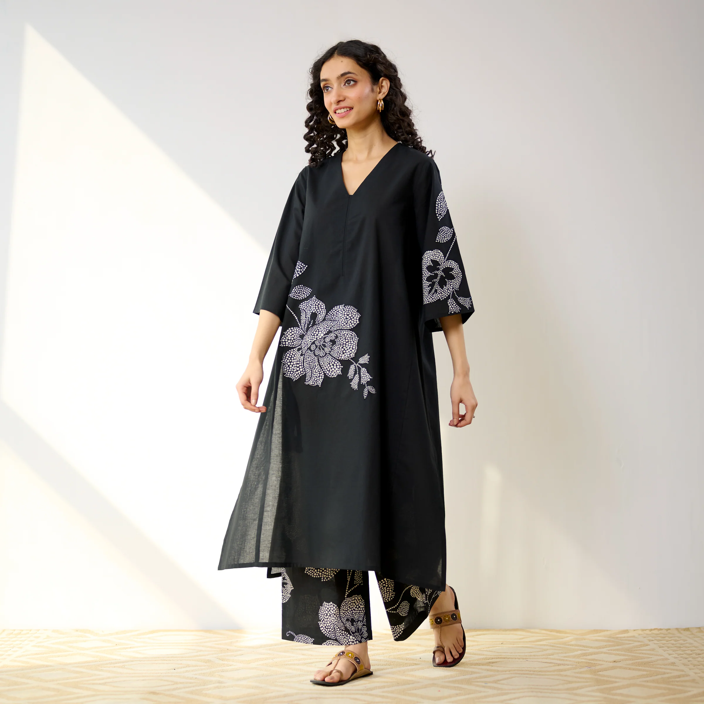 Meadow Patchwork Cotton Kurta Set - Black - Image 8