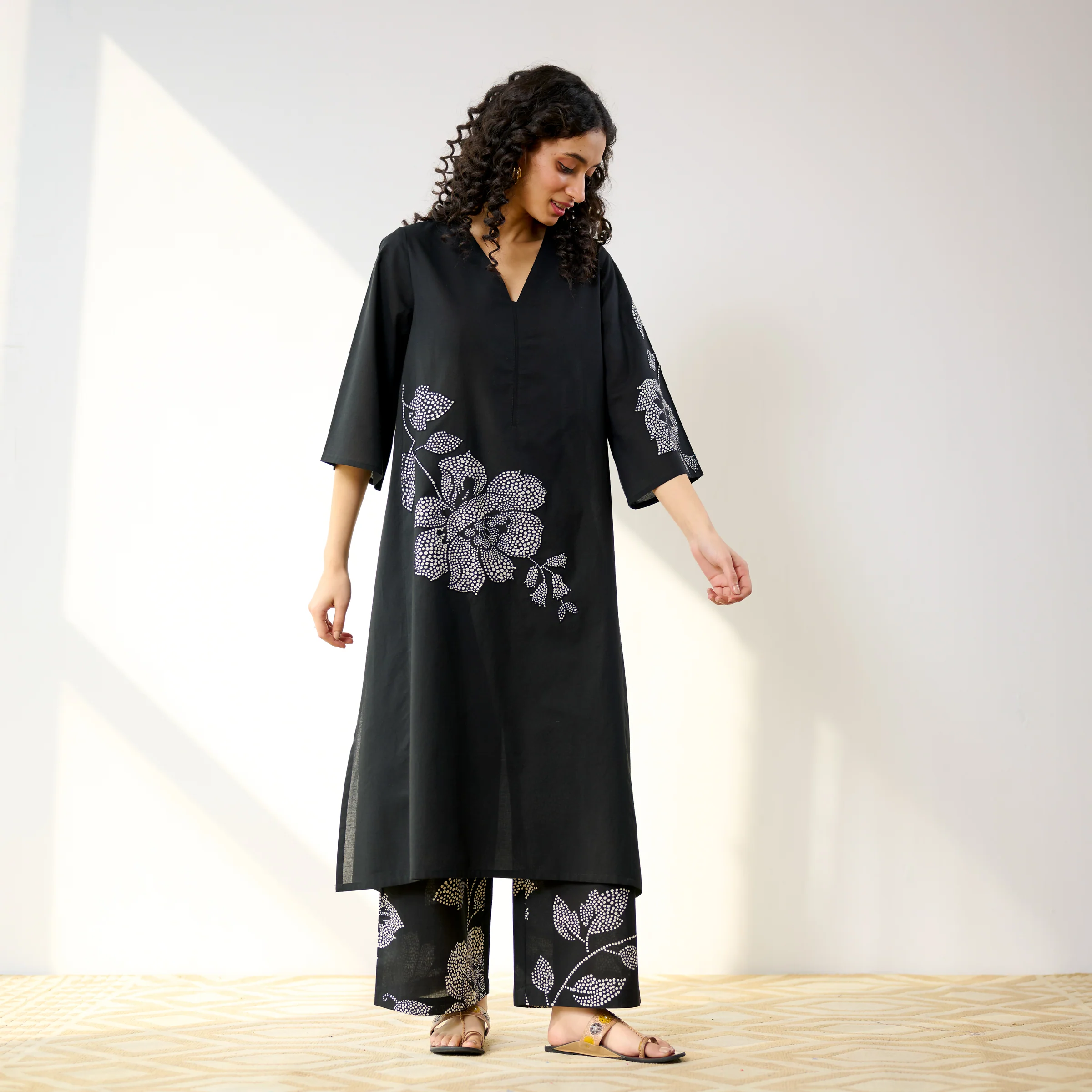 Meadow Patchwork Cotton Kurta Set - Black - Image 9