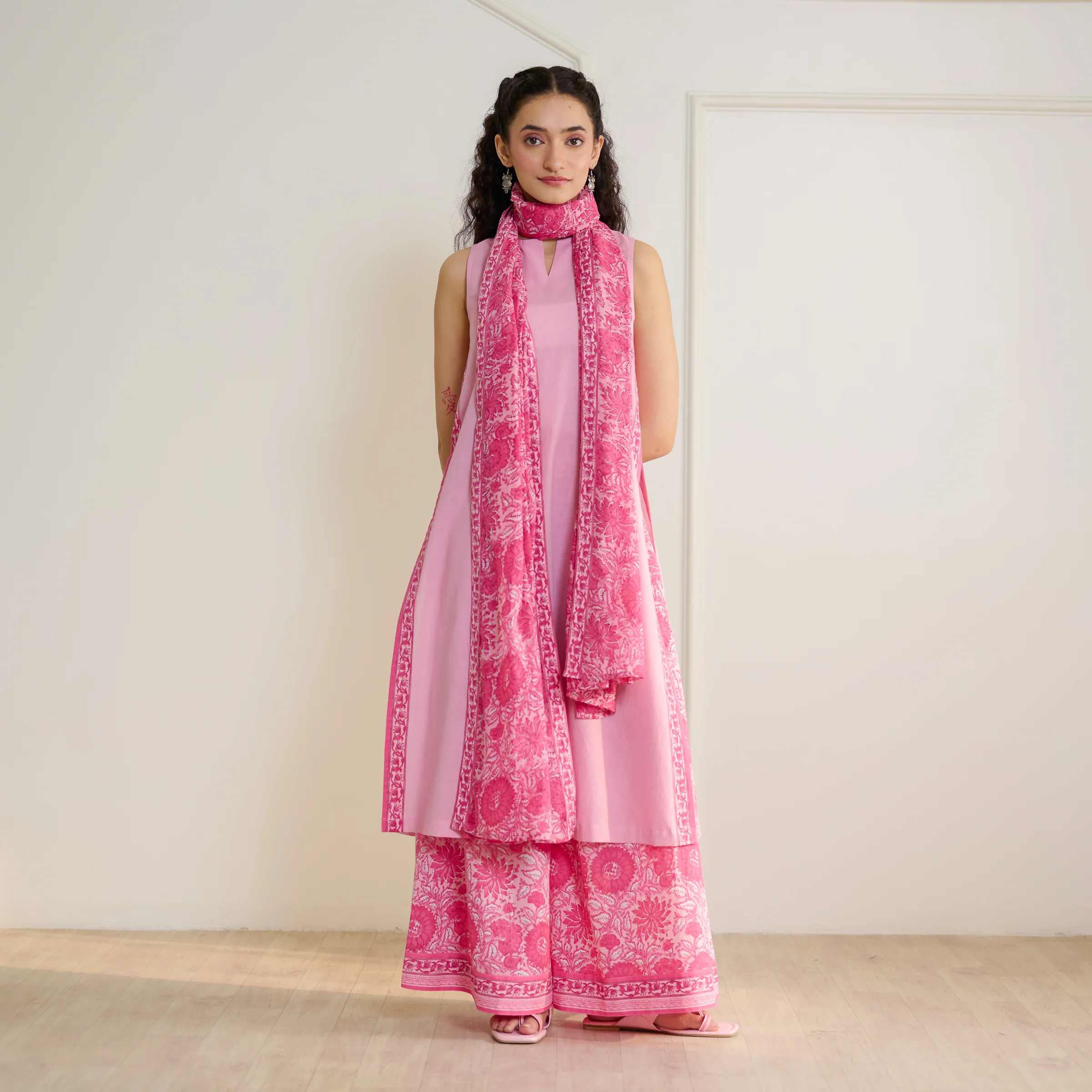 Mehek Sanganeri Inspired Sleeveless Kurta Palazzo Set with Dupatta - Baby Pink - Image 6