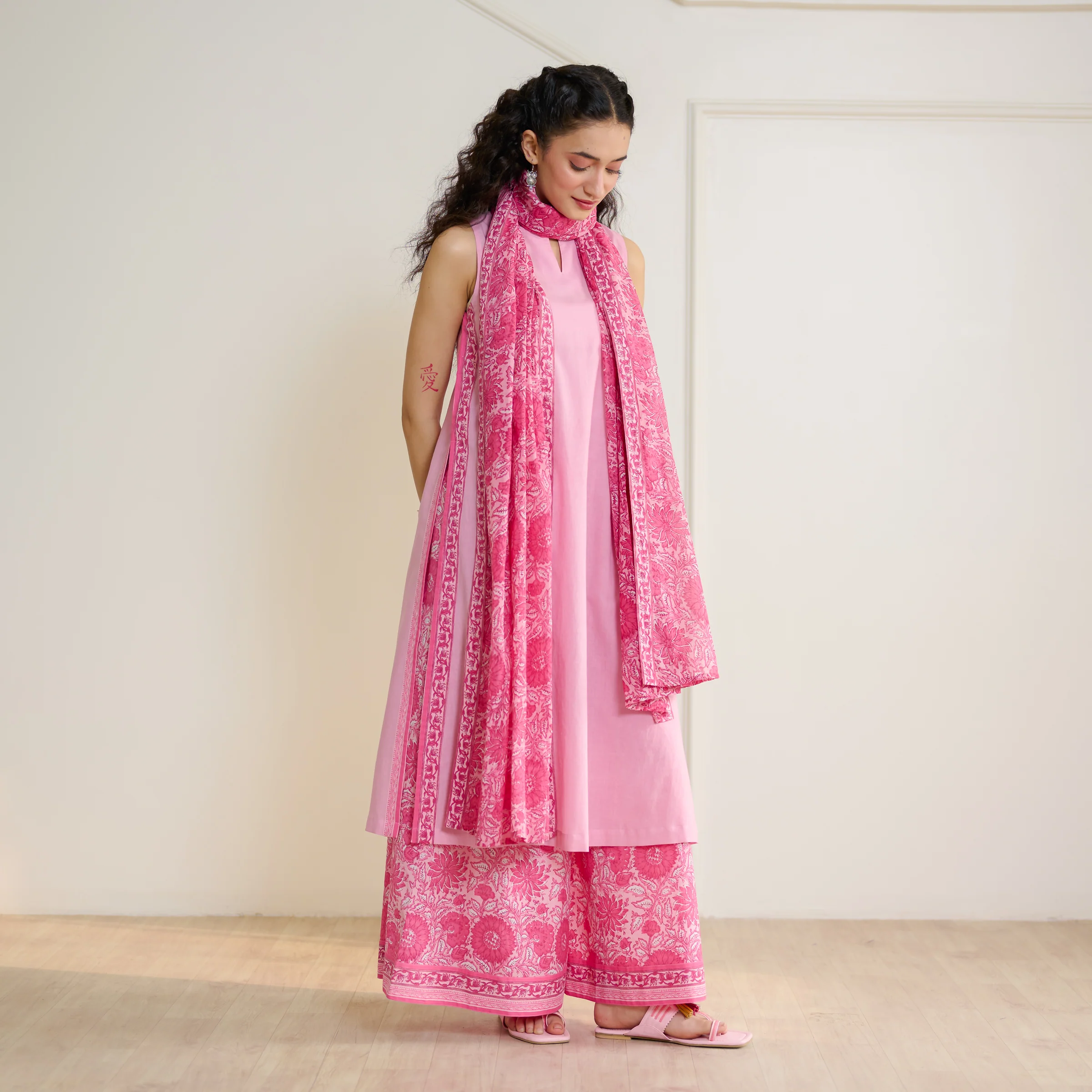 Mehek Sanganeri Inspired Sleeveless Kurta Palazzo Set with Dupatta - Baby Pink - Image 7