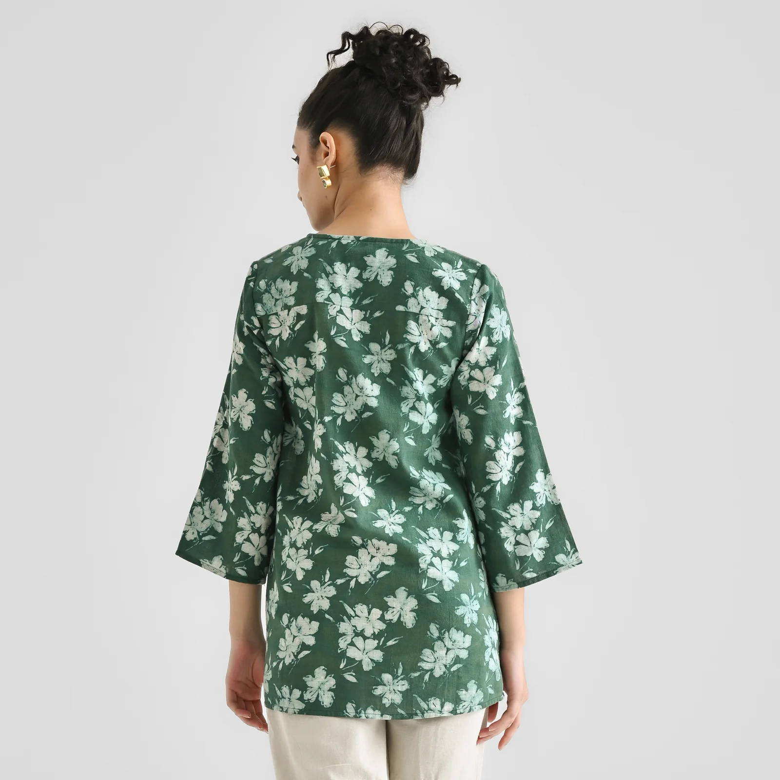 Moss Green Contemporary Dabu Inspired Cotton Tunic with V Neckline - Image 8