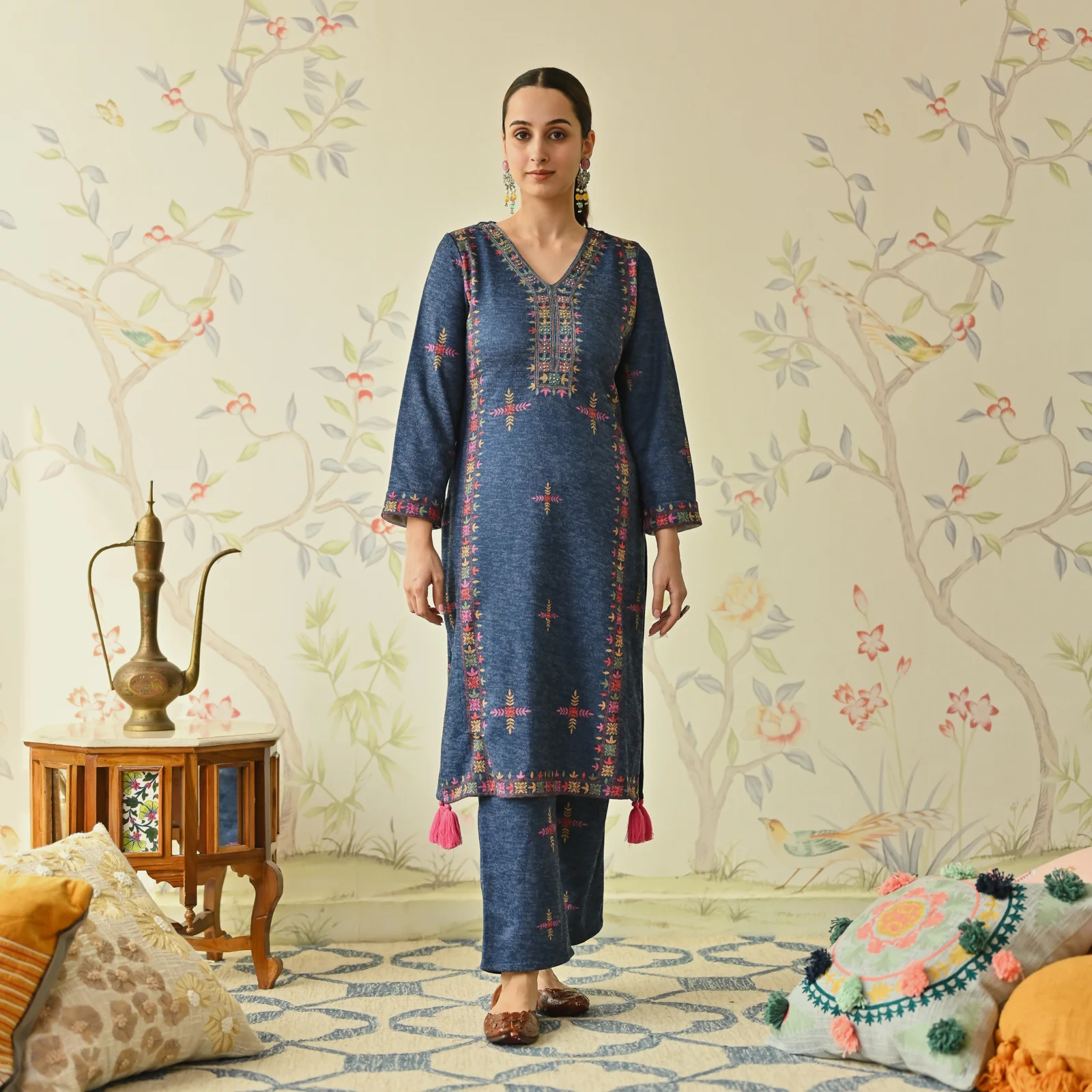 Navy Blue Embroidered & Phulkari Printed Woollen Kurta Pant Set - Image 4