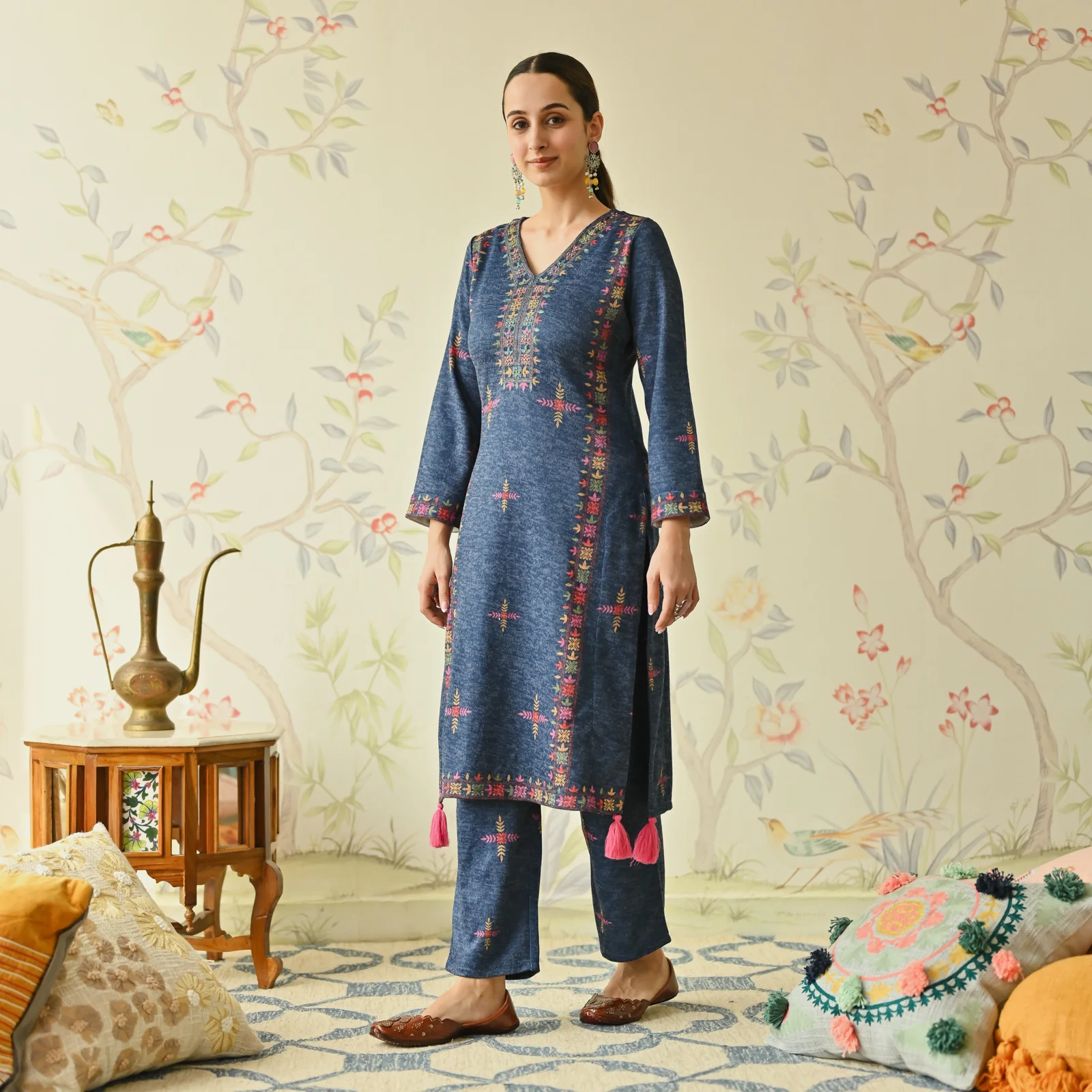 Navy Blue Embroidered & Phulkari Printed Woollen Kurta Pant Set - Image 5