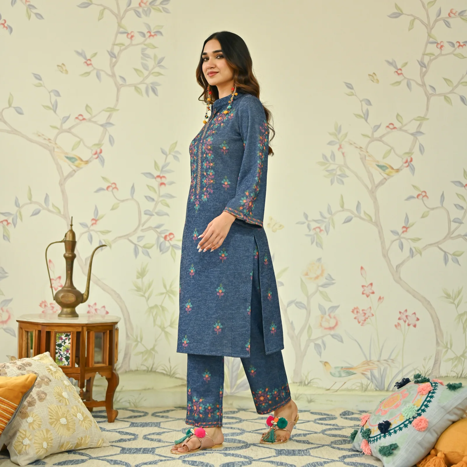Navy Blue Geometric Floral Woollen Kurta Set with Embroidery Detail - Image 5