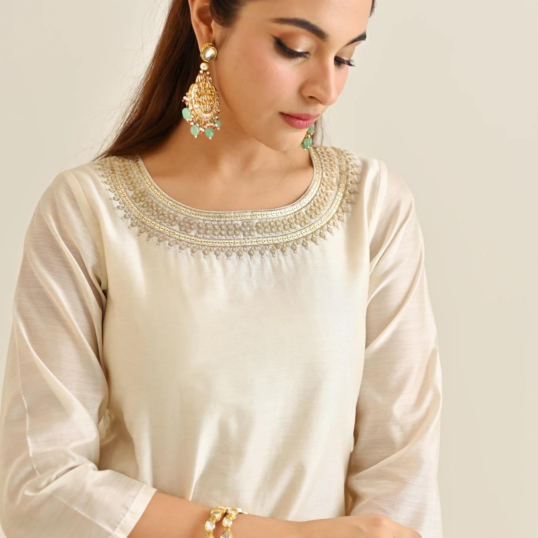 Off White Festive Embroidered Kurta Set with Printed Dupatta & Round Yoke Detail - Image 5