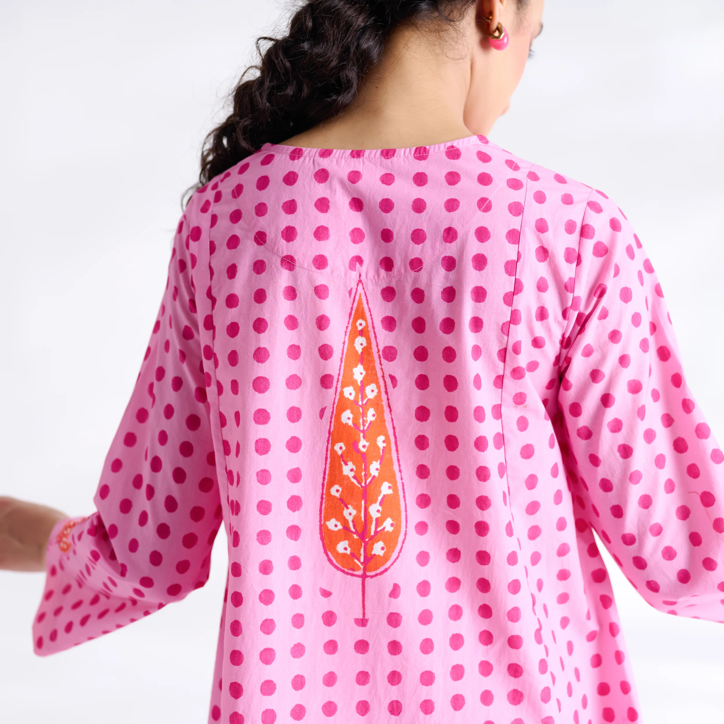 Paan Polka Hand Embroidered Kurta - Baby Pink - Image 4