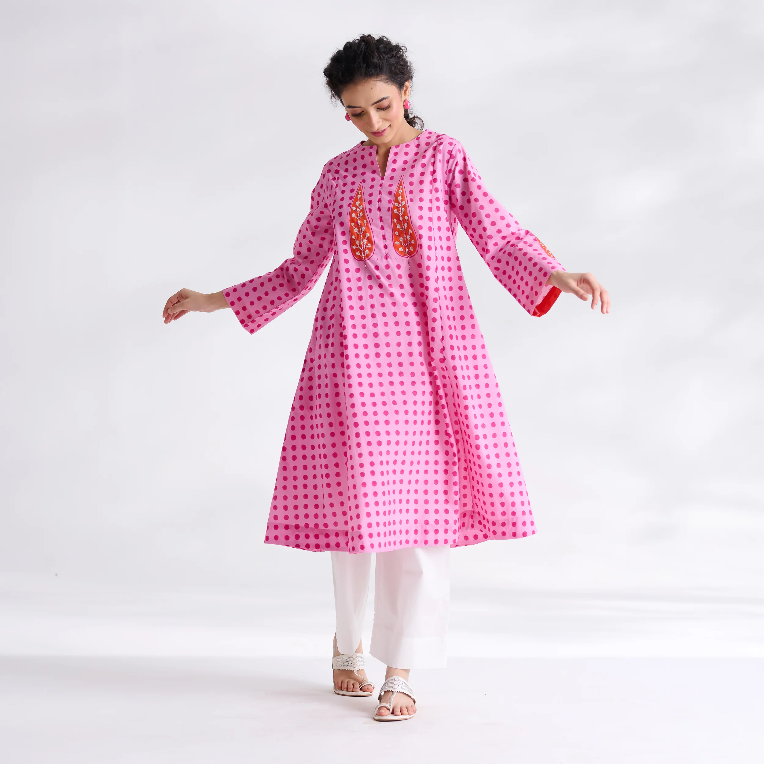 Paan Polka Hand Embroidered Kurta - Baby Pink - Image 5