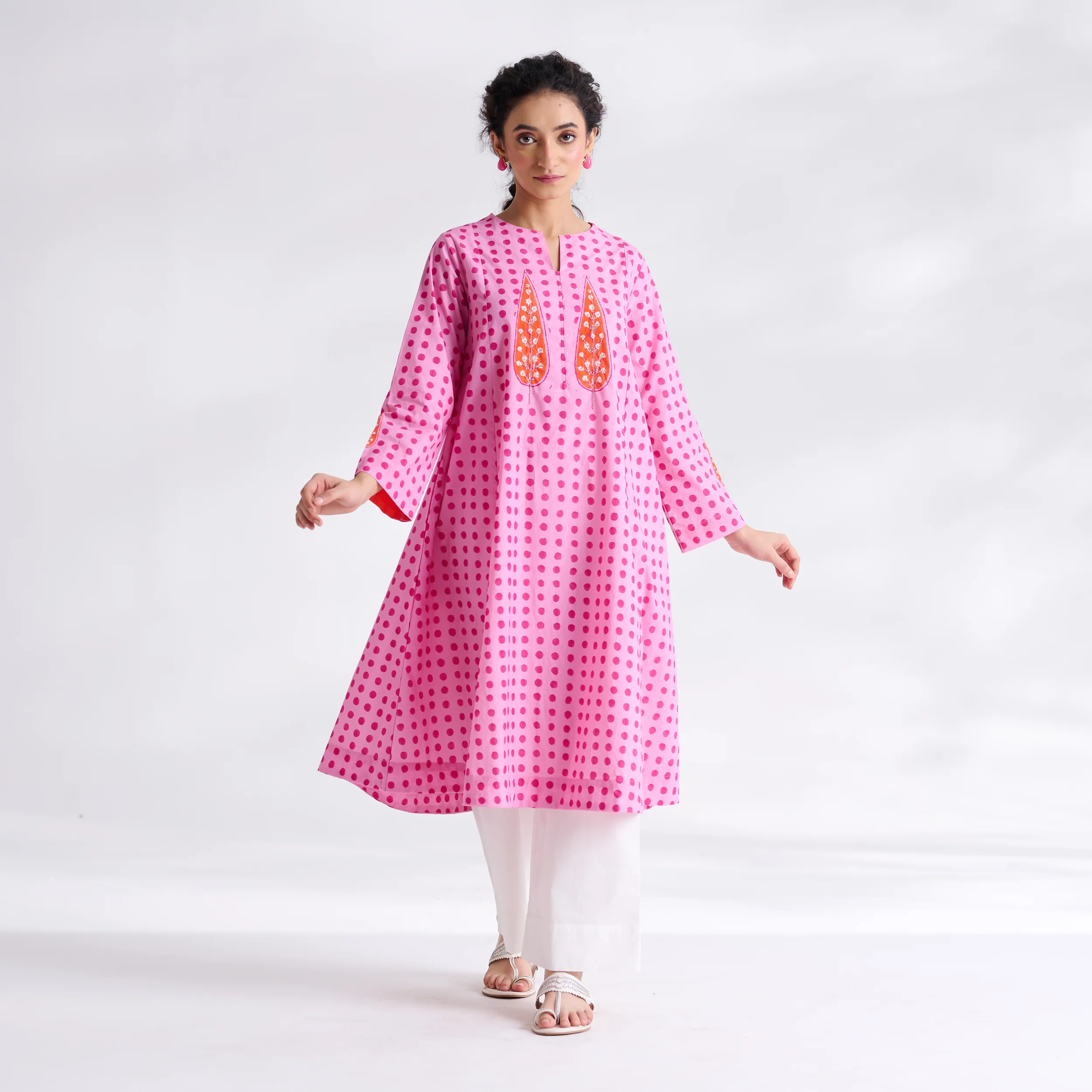Paan Polka Hand Embroidered Kurta - Baby Pink - Image 6