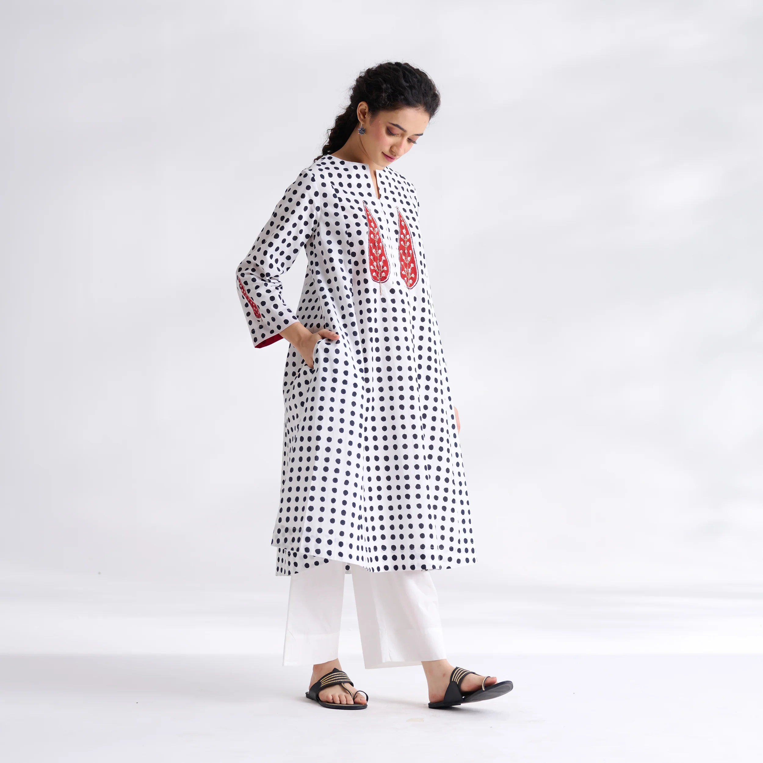 Paan Polka Hand Embroidered Kurta - Black - Image 3