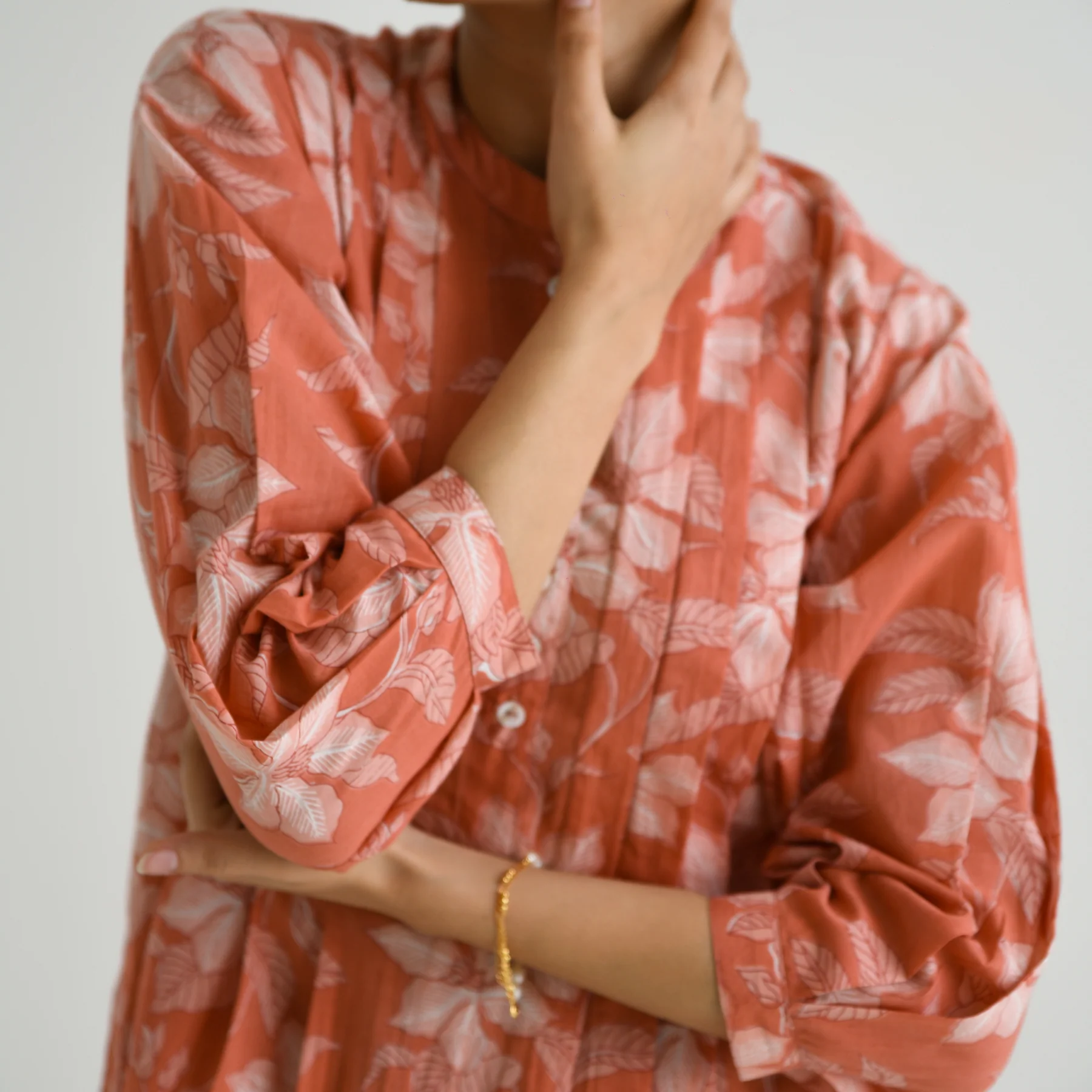 Peach Breezy Sanganeri Floral Cotton Tunic with Pintuck Detail - Image 5