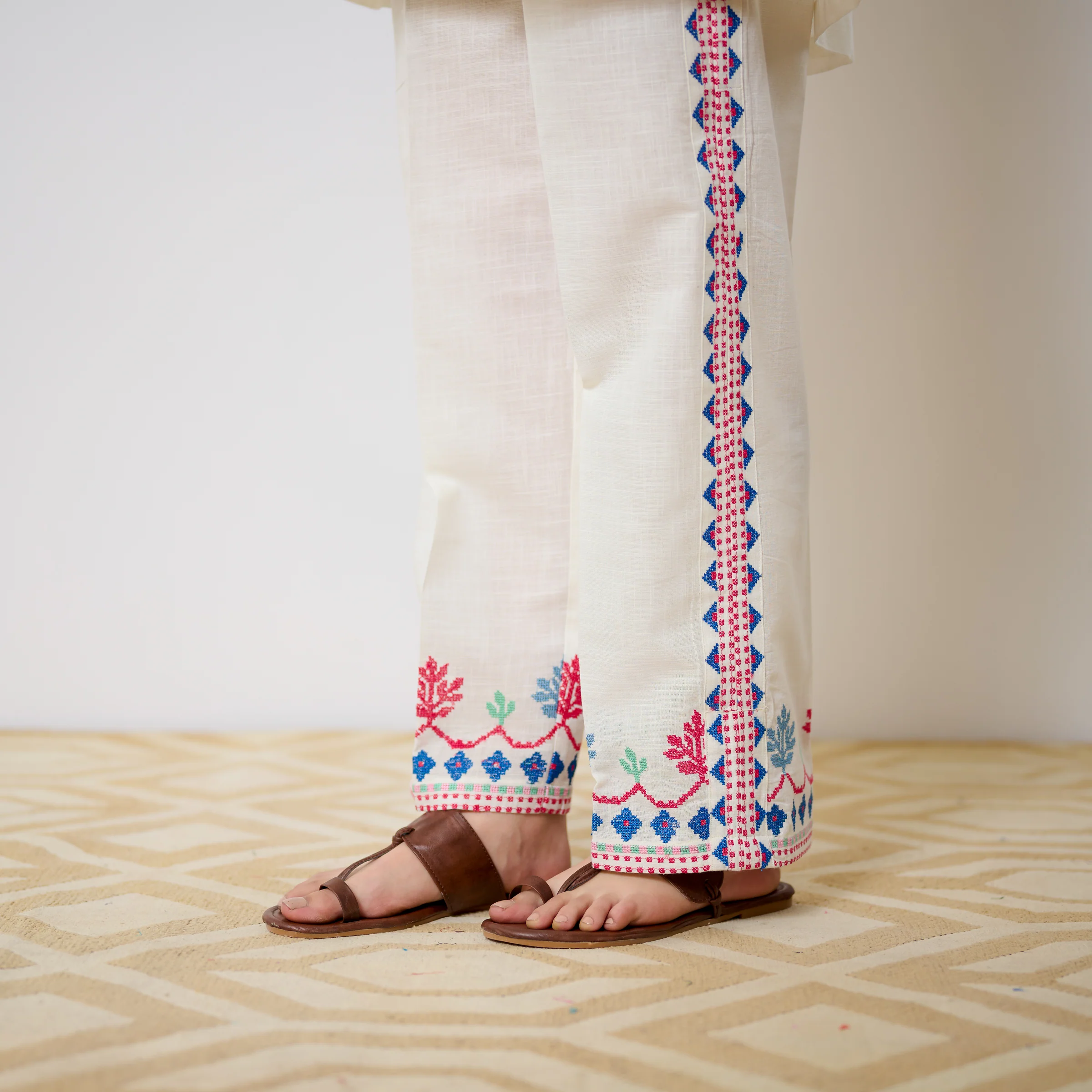 Pehar Statement Embroidered Cotton Co-ord Set - White - Image 4