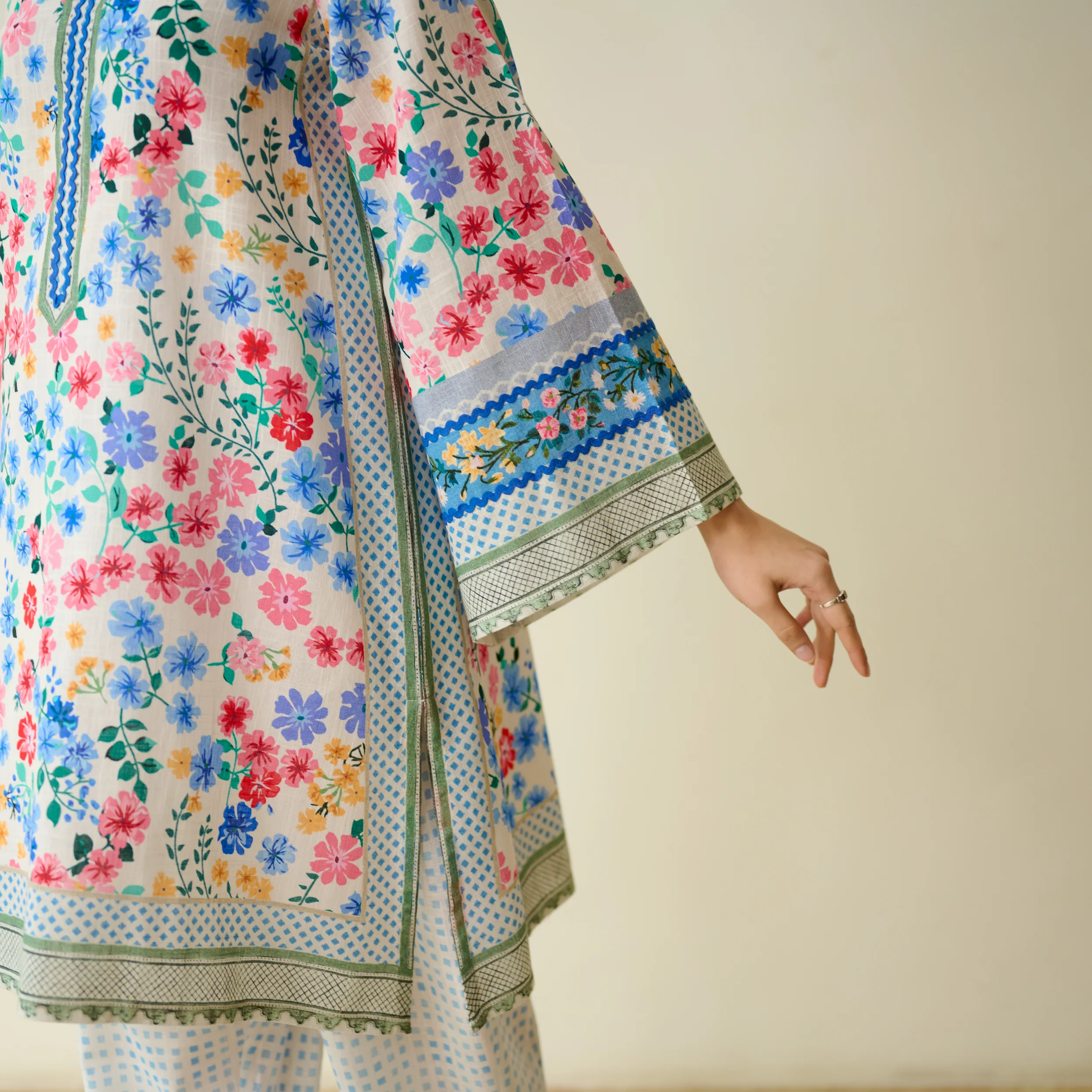 Petals Daydream Fine Slub Cotton Farsi Set - Ivory - Image 3