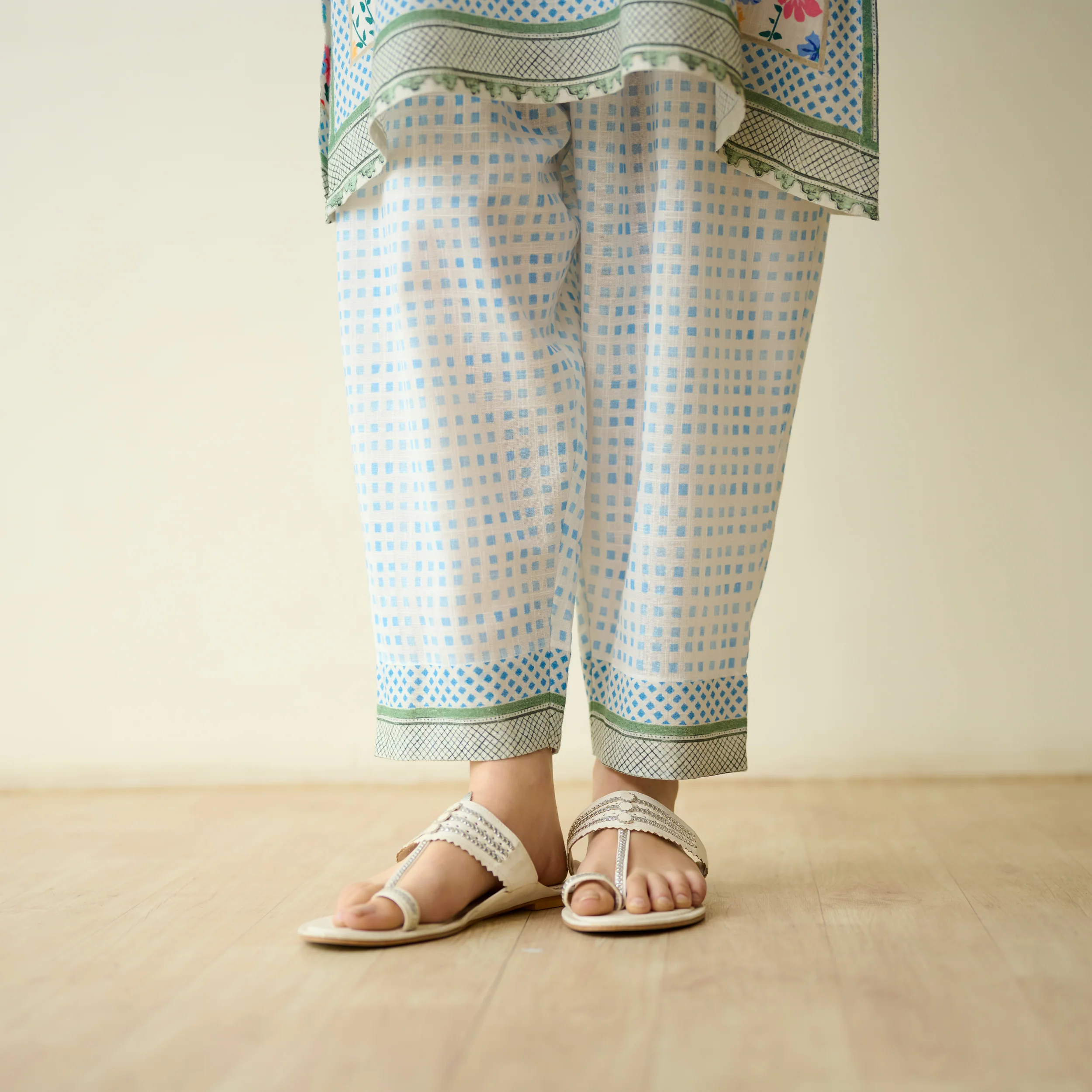 Petals Daydream Fine Slub Cotton Farsi Set - Ivory - Image 4