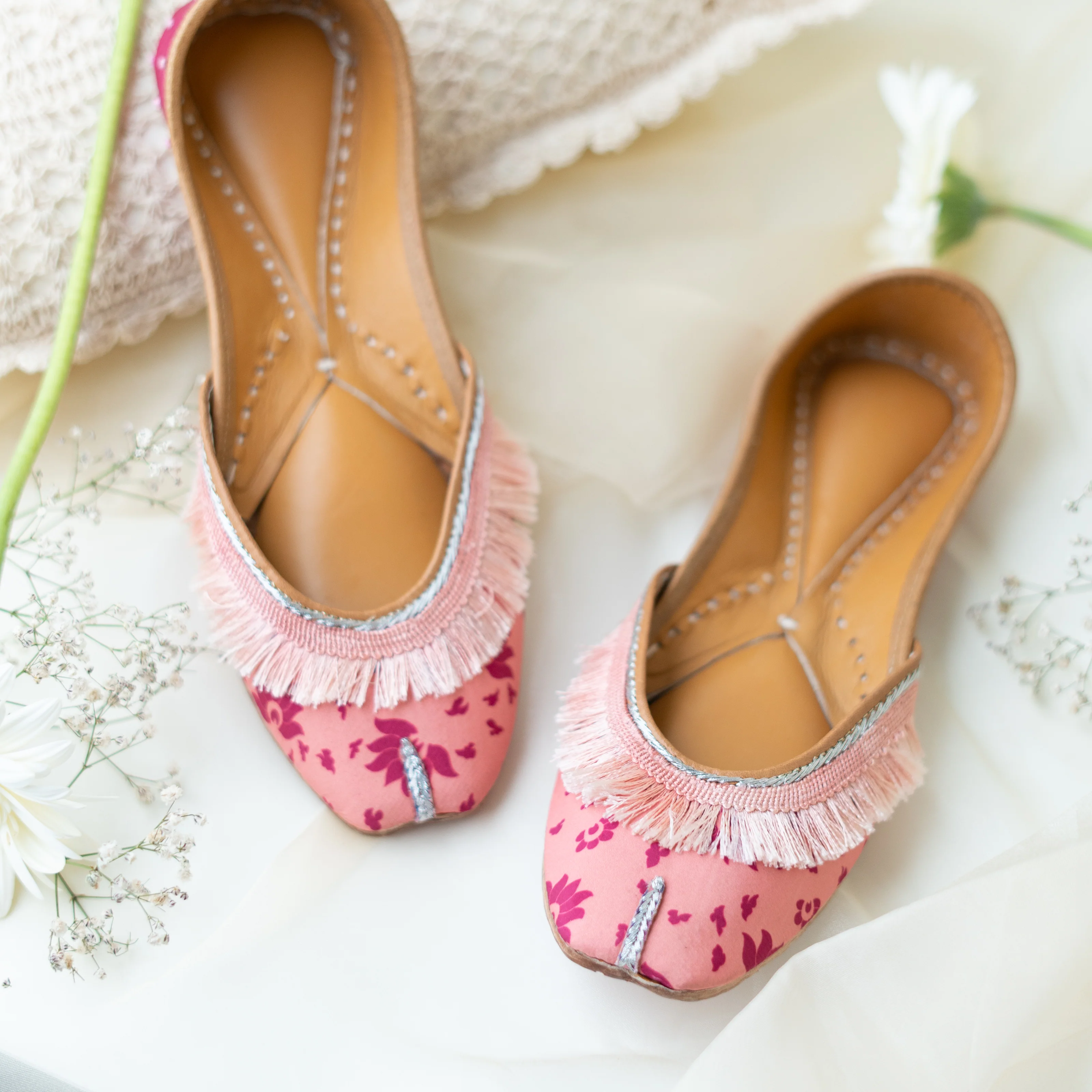 Pink French Laced Printed Jutti - Image 3